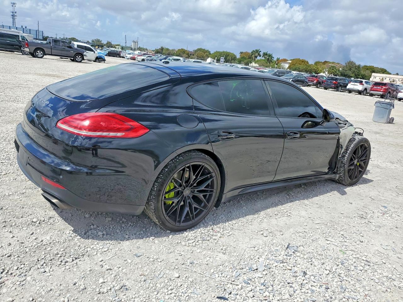 2016 Porsche Panamera 2 Black vin: WP0AA2A7XGL006132