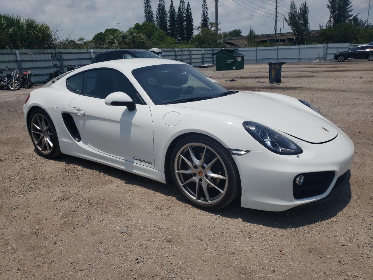 2016 Porsche Cayman  White vin: WP0AA2A80GK170679