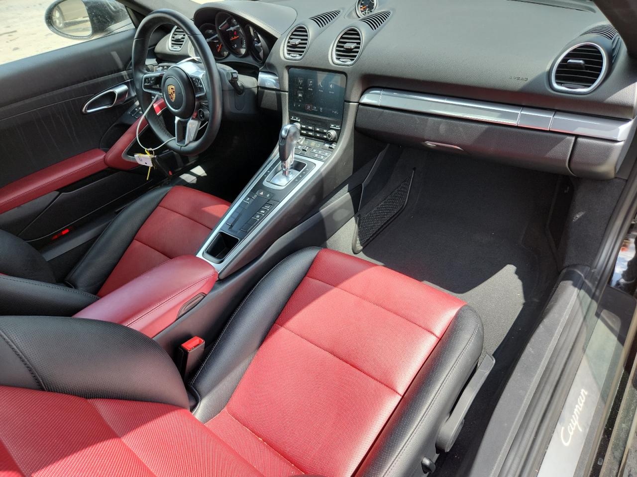 2024 Porsche Cayman Base   Black vin: WP0AA2A86RK255318