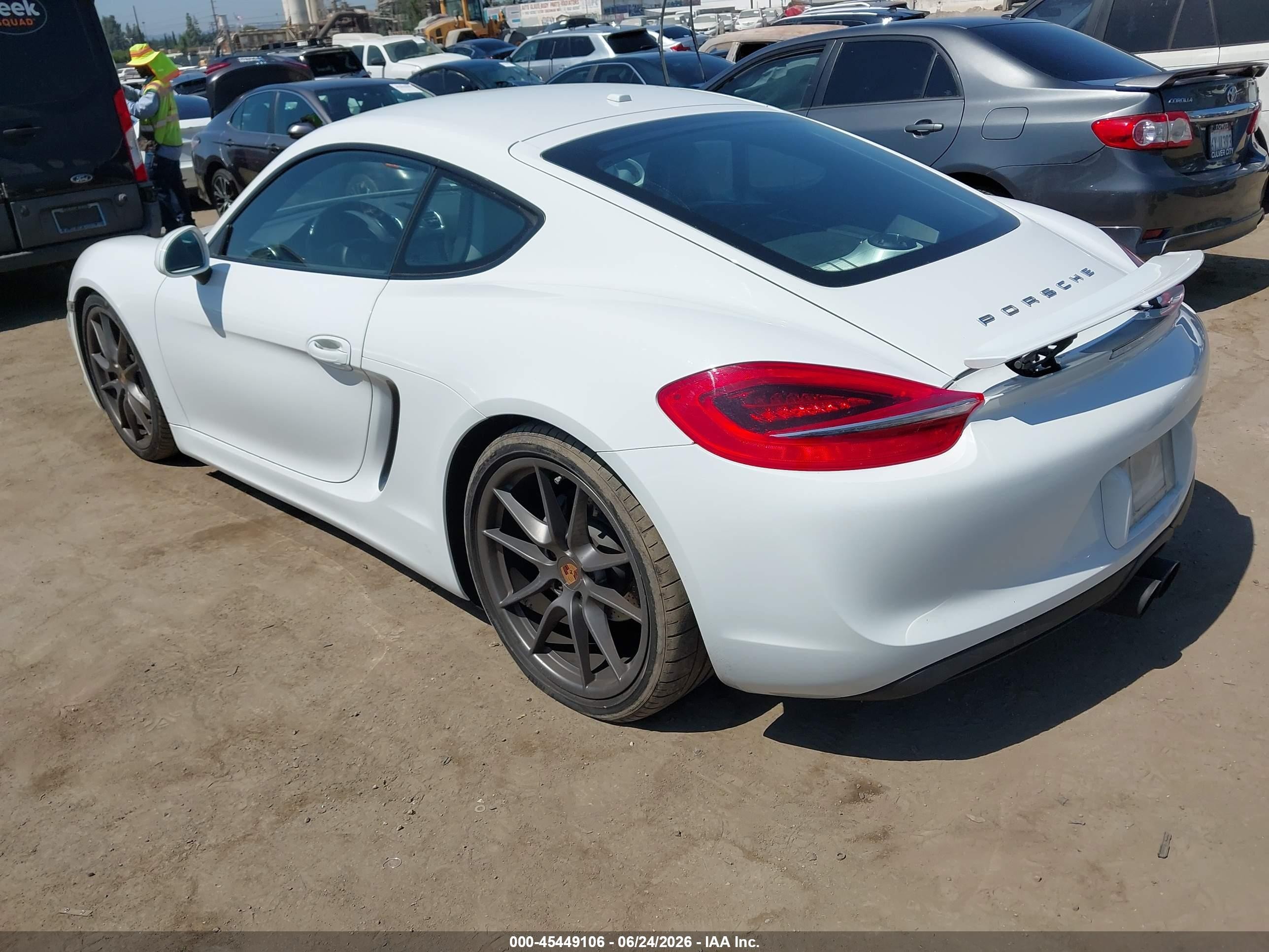 2015 Porsche Cayman   White vin: WP0AA2A87FK161055