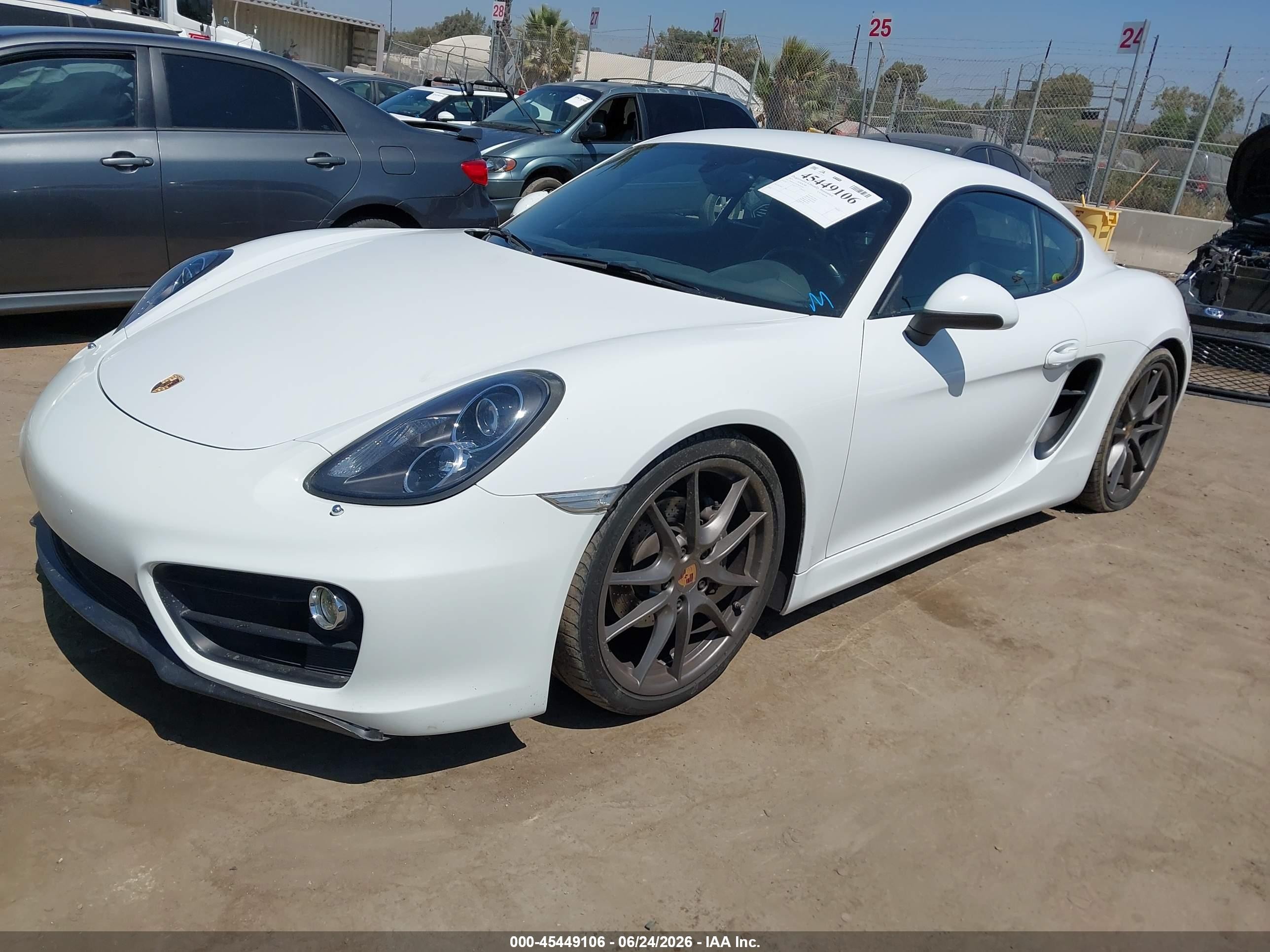 2015 Porsche Cayman   White vin: WP0AA2A87FK161055
