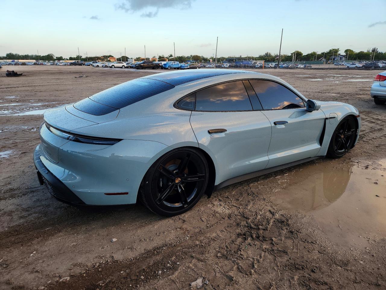 2025 Porsche Taycan Base Green vin: WP0AA2Y19SSA08361