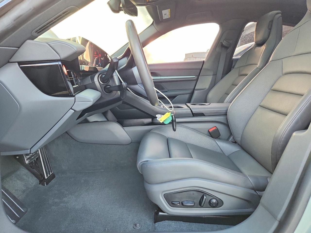 2025 Porsche Taycan Base Green vin: WP0AA2Y19SSA08361