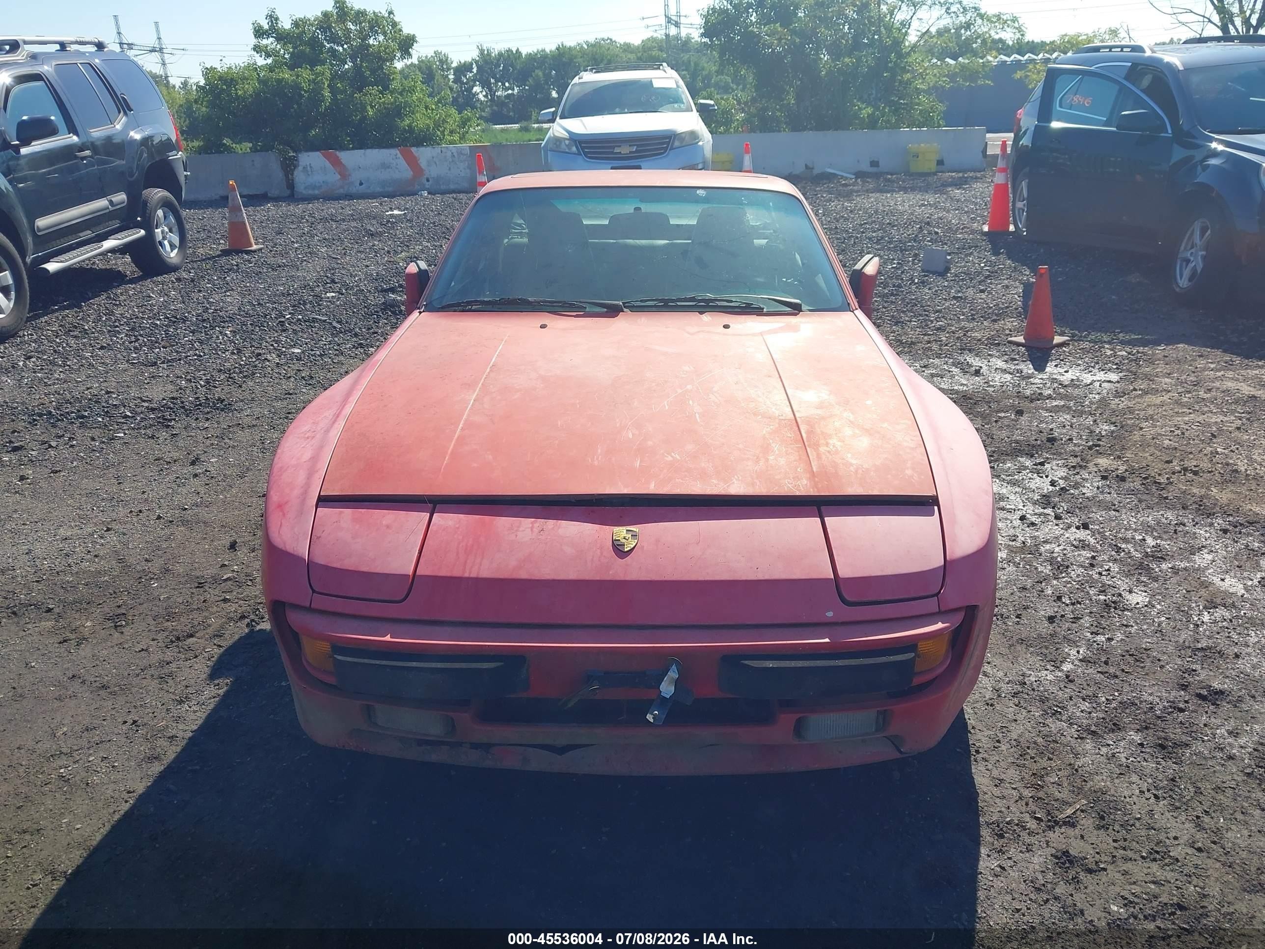 1987 Porsche 944   Red vin: WP0AB0947HN470996