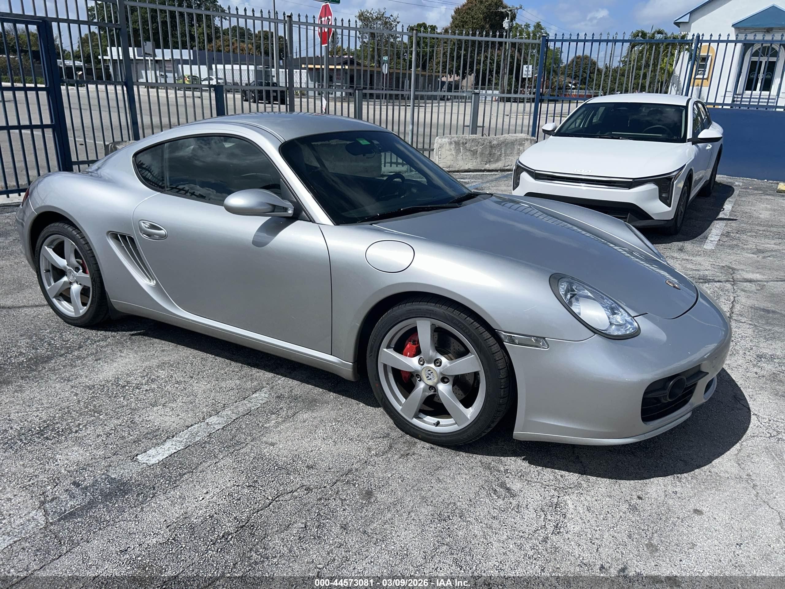 2006 Porsche Cayman S   Silver vin: WP0AB29806U784099