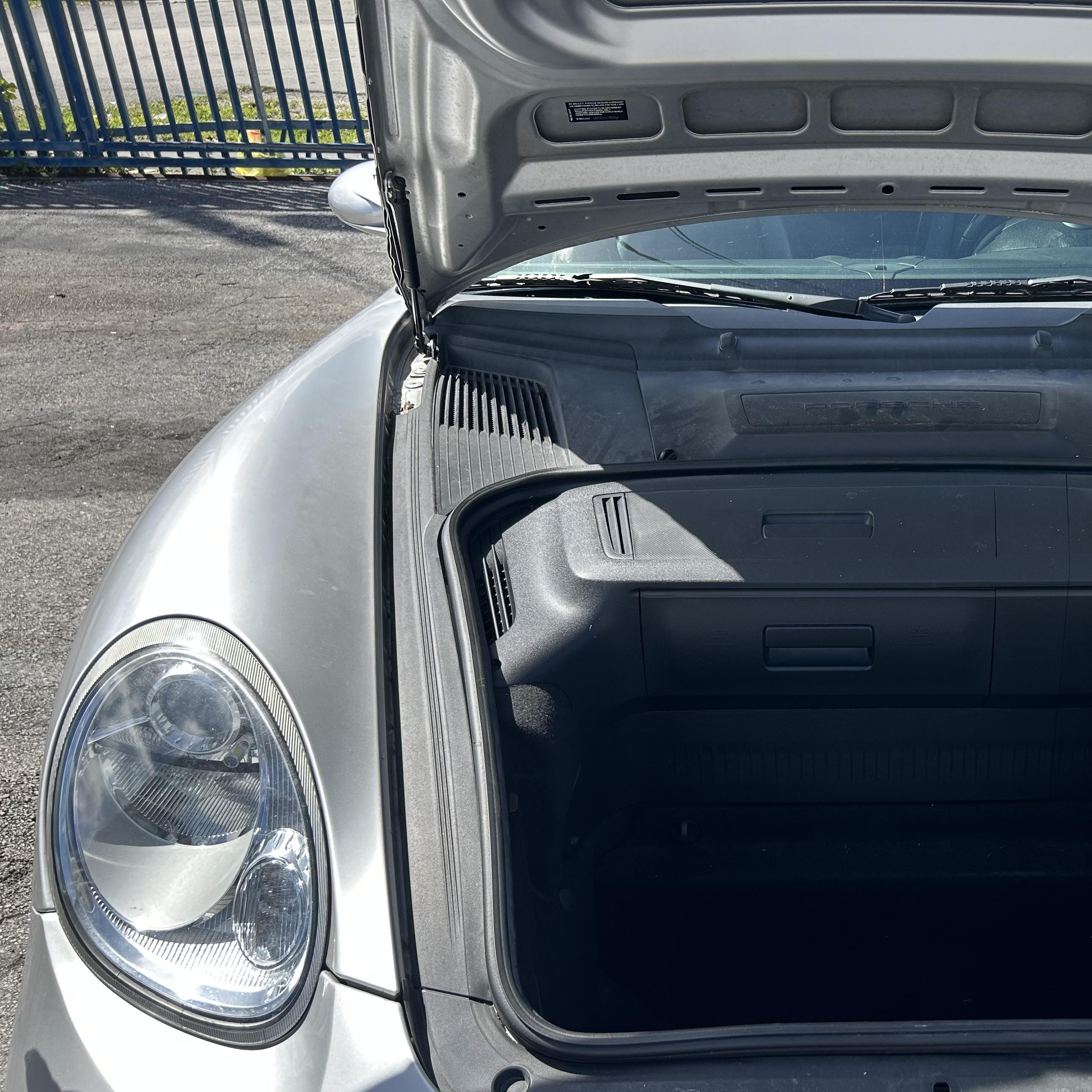 2006 Porsche Cayman S   Silver vin: WP0AB29806U784099