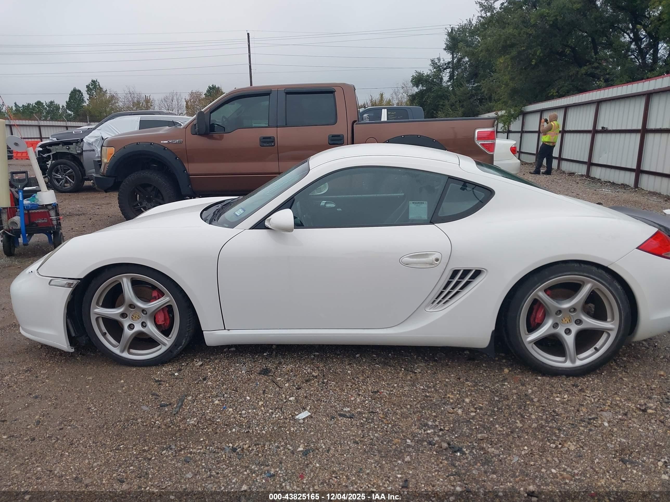 2006 Porsche Cayman S   White vin: WP0AB29826U781902