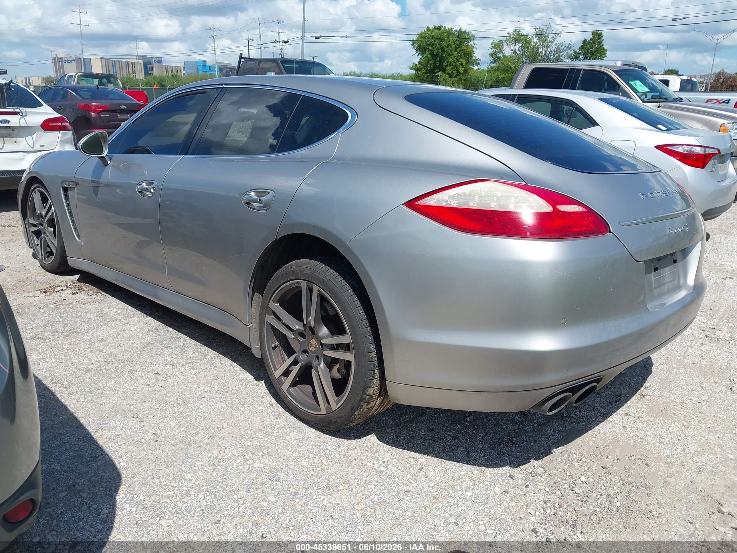 2011 Porsche Panamera S Серебряный vin: WP0AB2A73BL062824