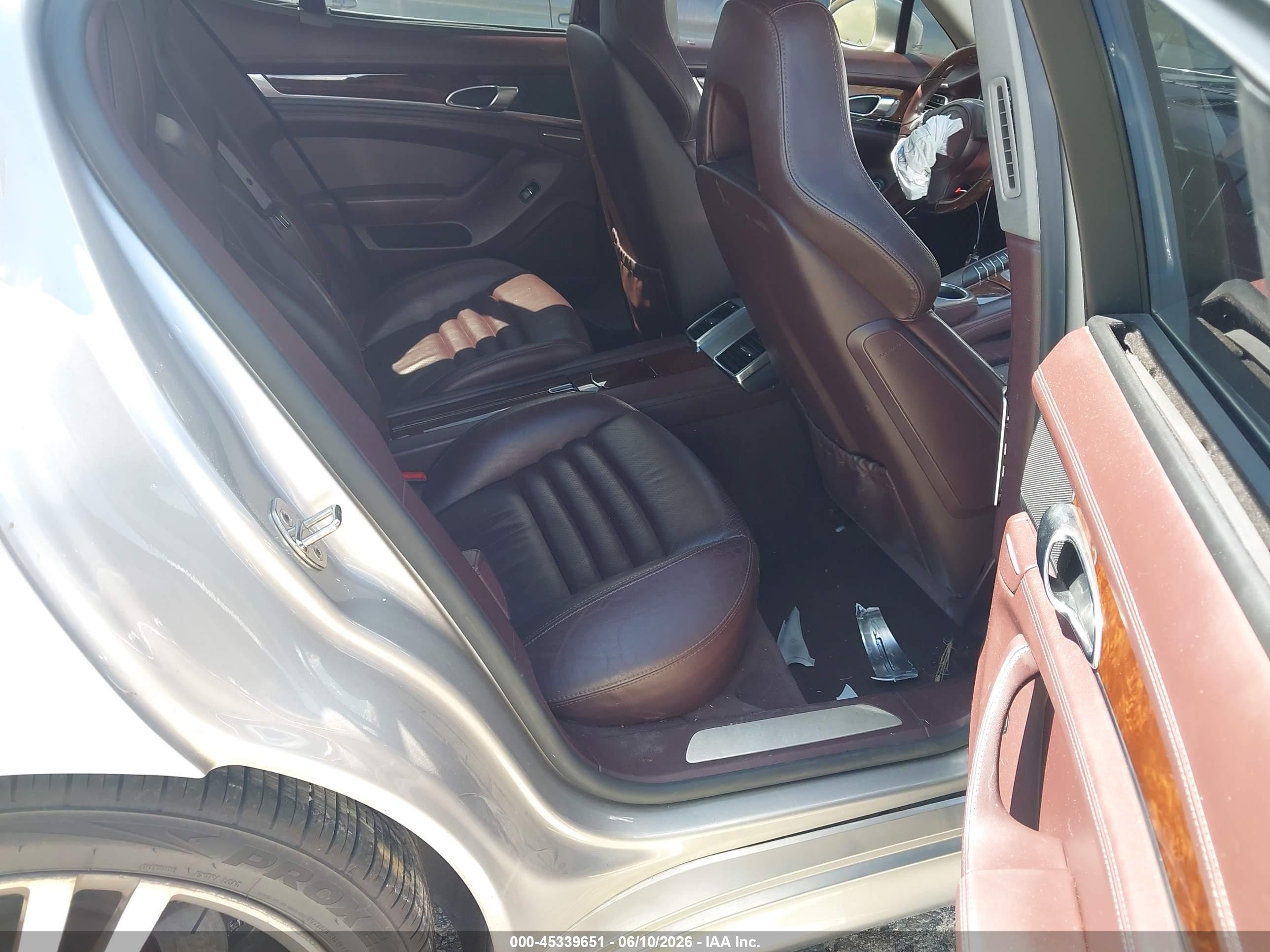 2011 Porsche Panamera S Серебряный vin: WP0AB2A73BL062824