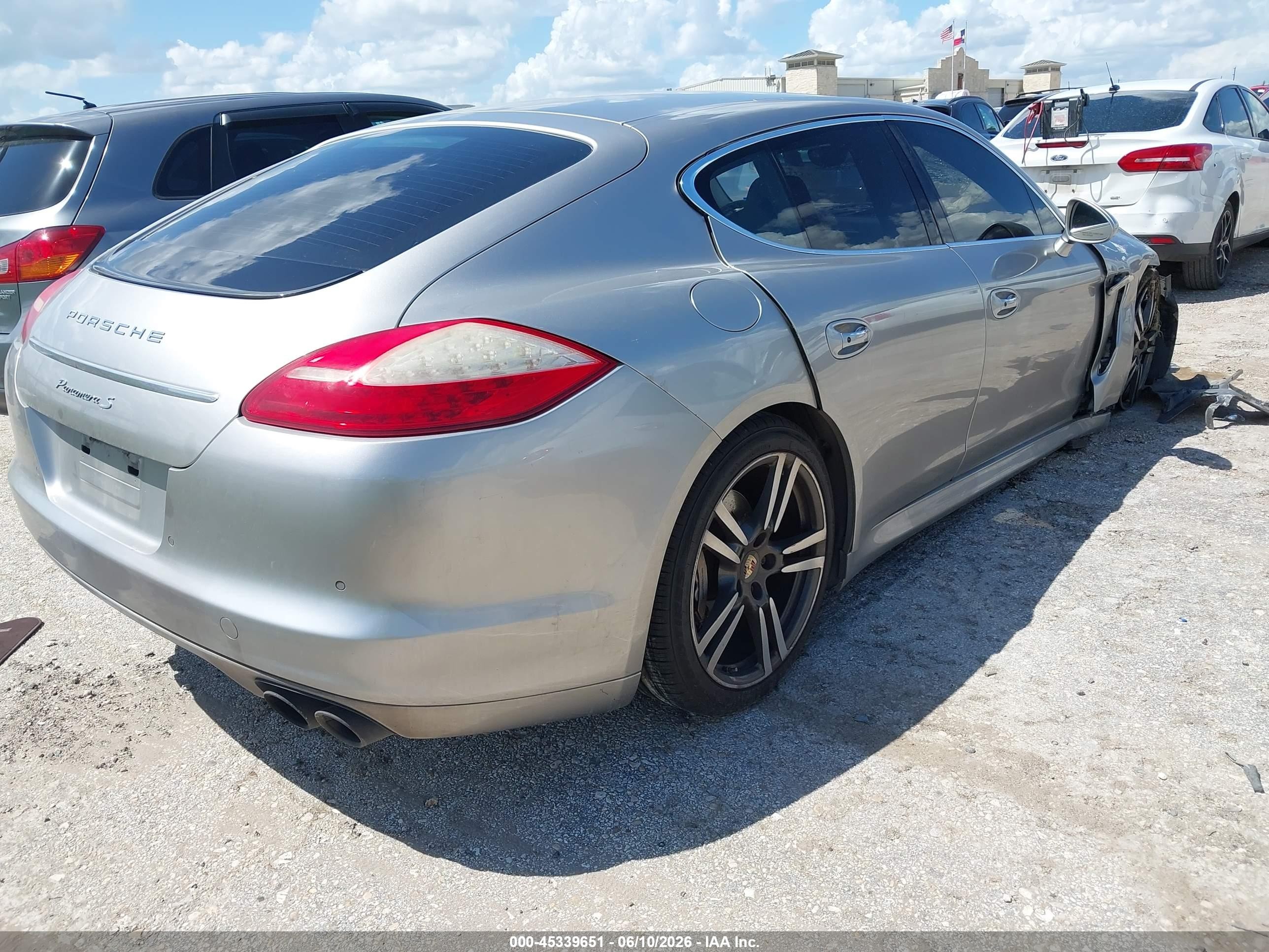 2011 Porsche Panamera S Серебряный vin: WP0AB2A73BL062824