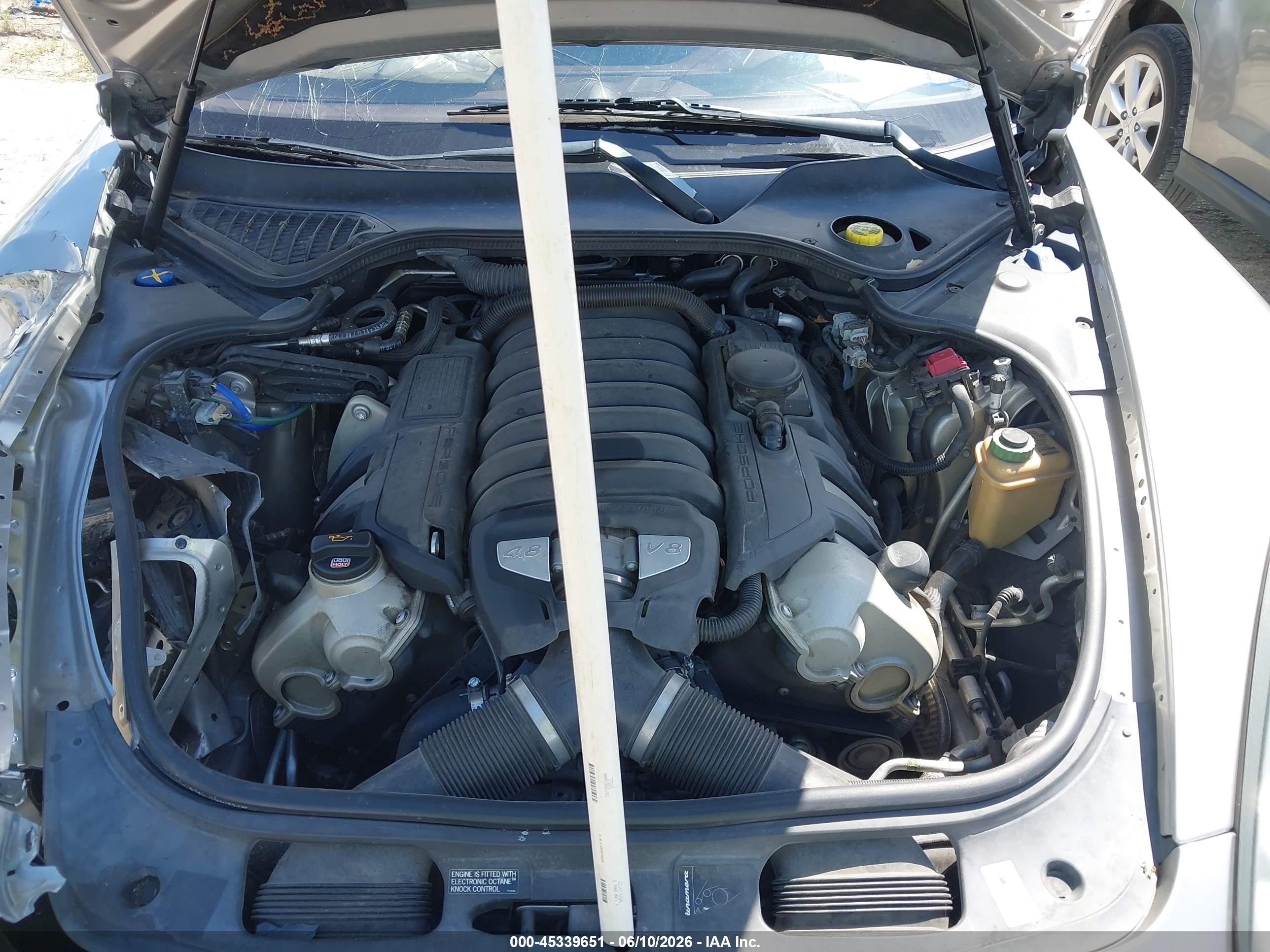 2011 Porsche Panamera S Серебряный vin: WP0AB2A73BL062824