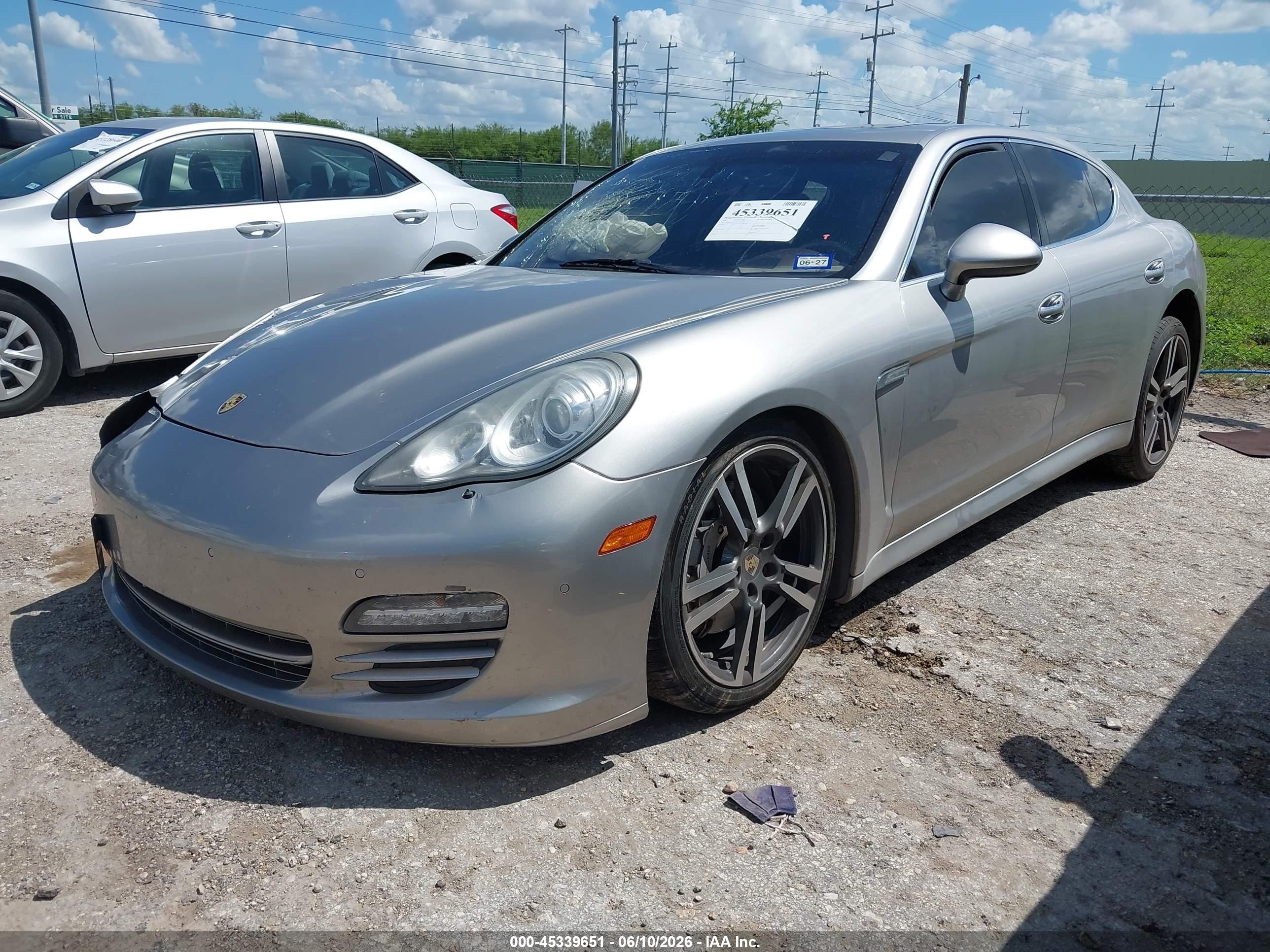 2011 Porsche Panamera S Серебряный vin: WP0AB2A73BL062824