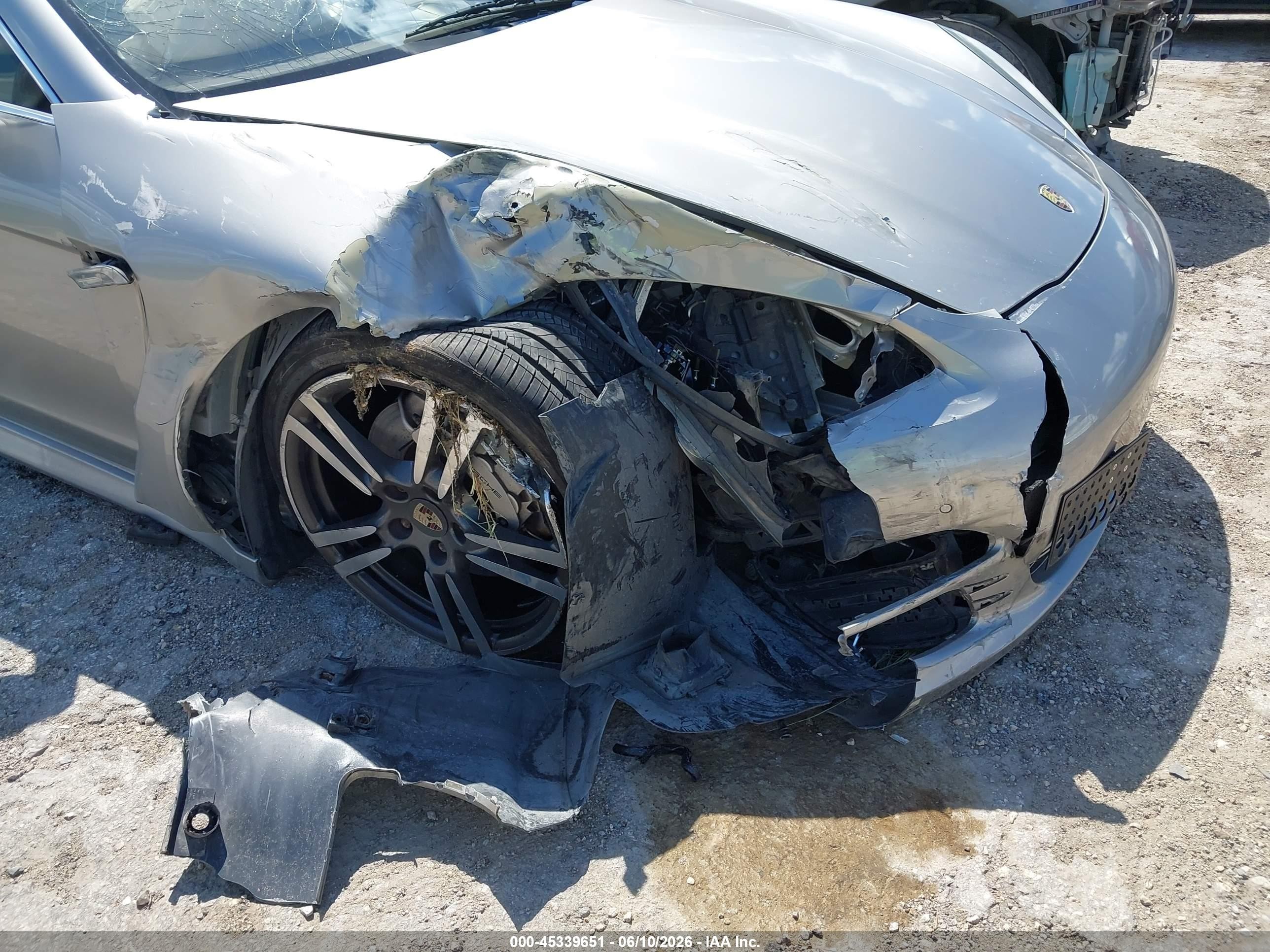 2011 Porsche Panamera S Серебряный vin: WP0AB2A73BL062824