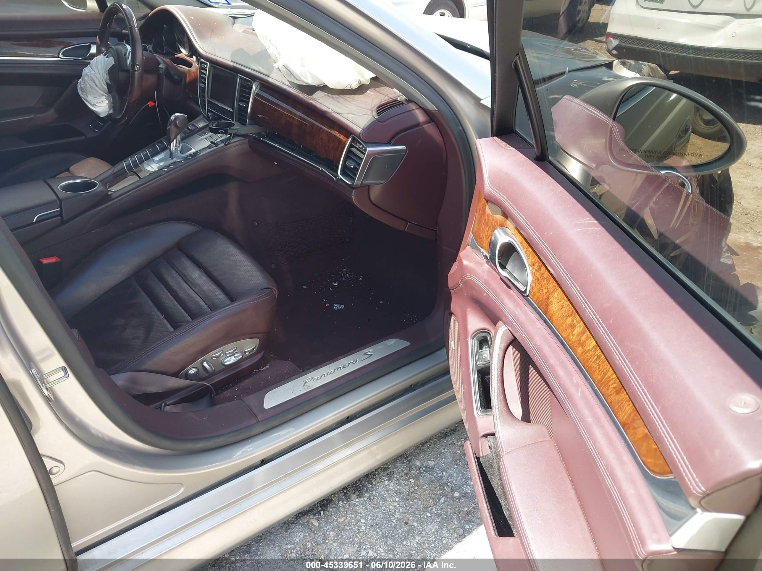 2011 Porsche Panamera S Серебряный vin: WP0AB2A73BL062824