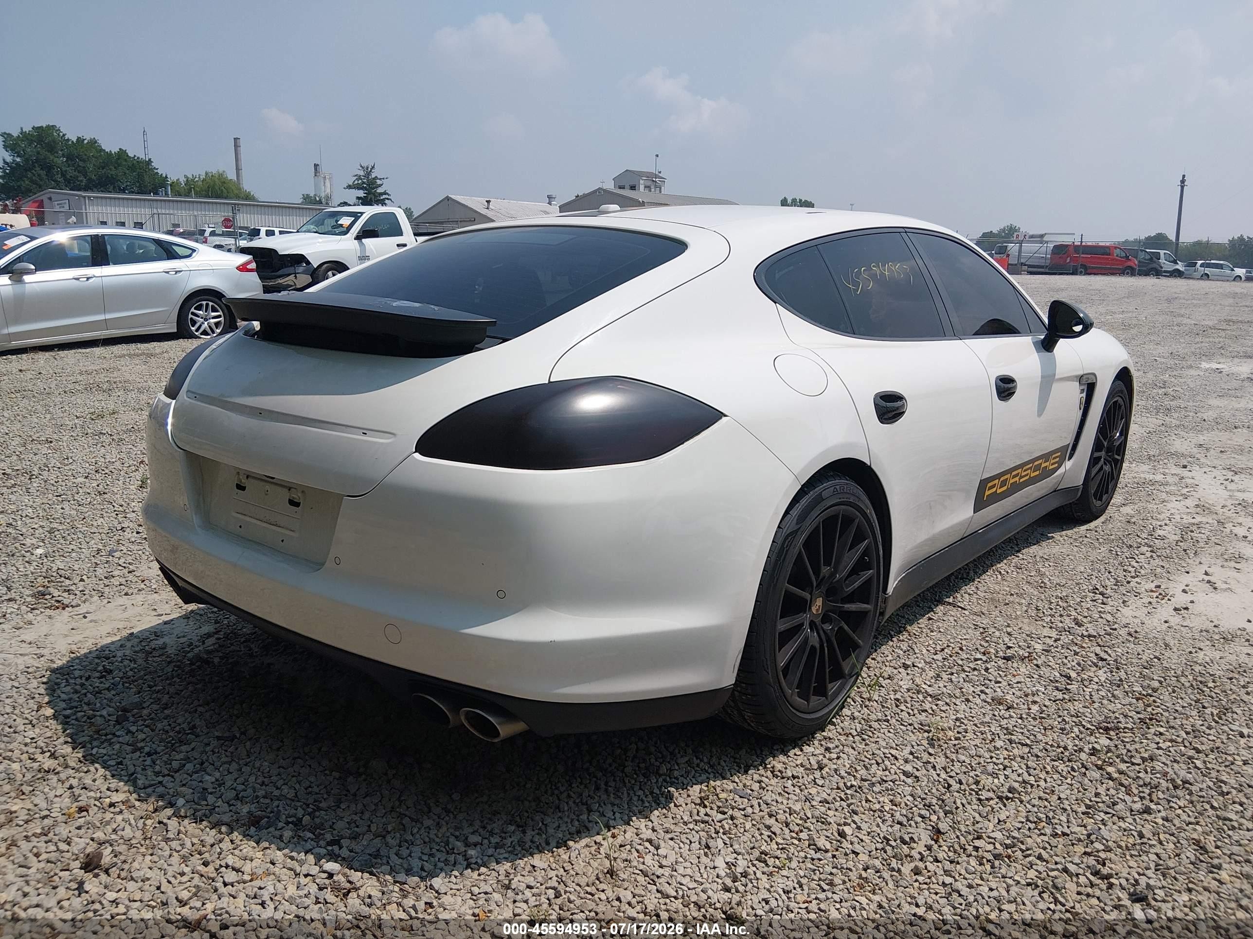 2012 Porsche Panamera 4s White vin: WP0AB2A73CL061237
