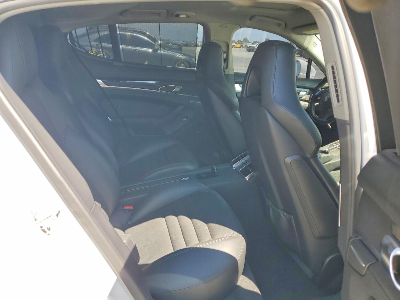 2010 Porsche Panamera S Белый vin: WP0AB2A74AL065780