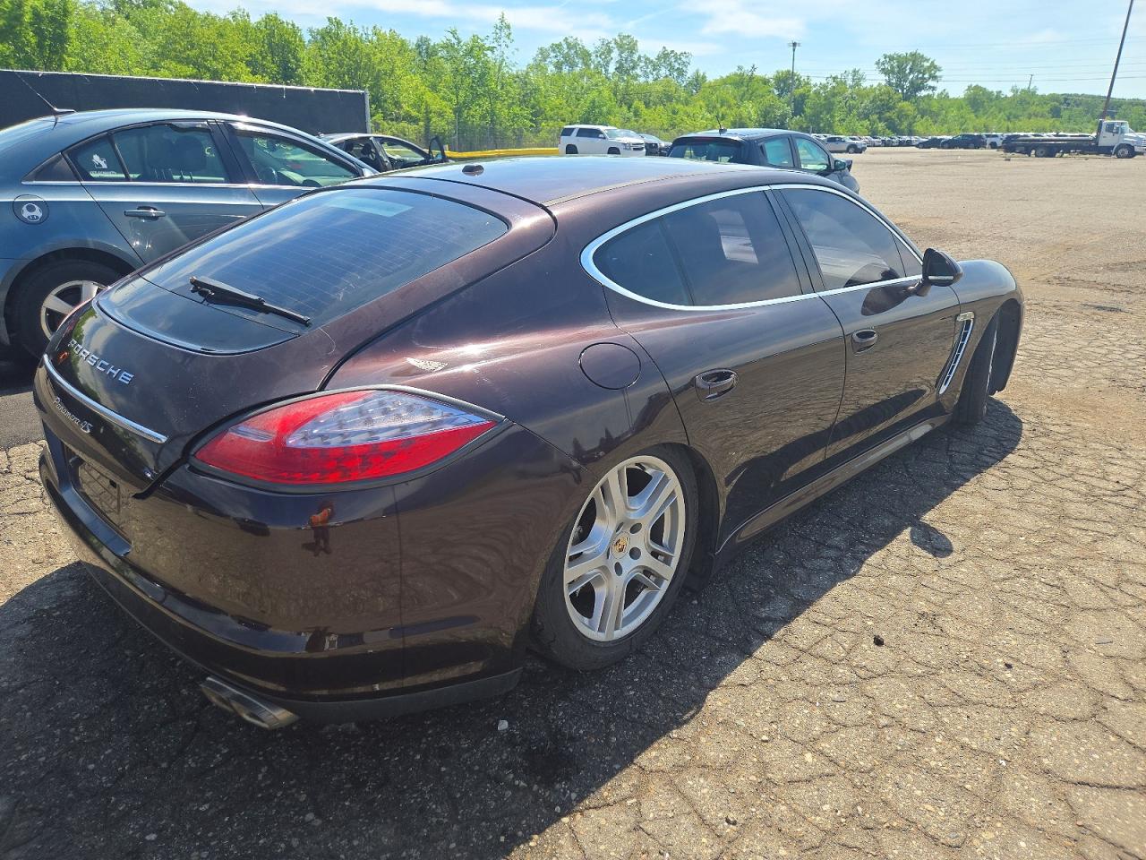 2010 Porsche Panamera S Burgundy vin: WP0AB2A75AL062550