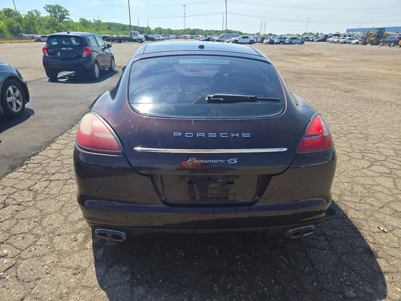 2010 Porsche Panamera S Burgundy vin: WP0AB2A75AL062550
