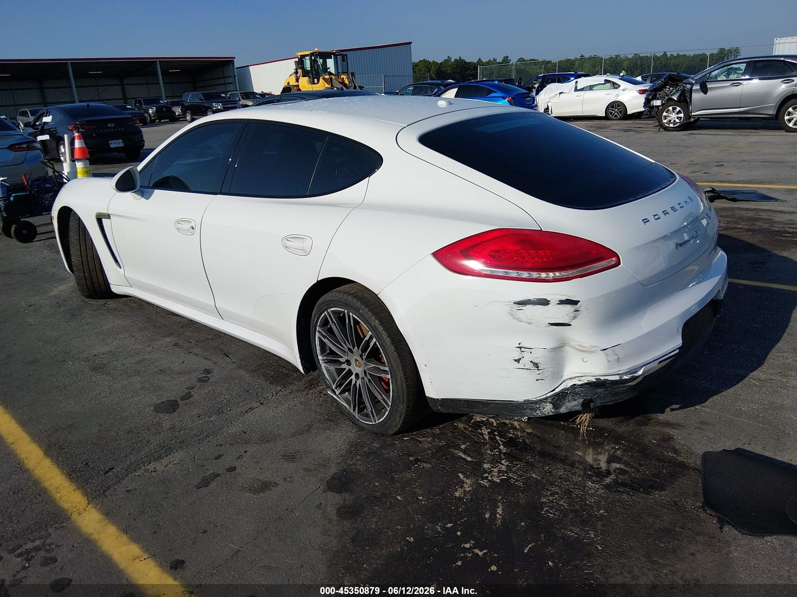 2015 Porsche Panamera S Белый vin: WP0AB2A7XFL050675