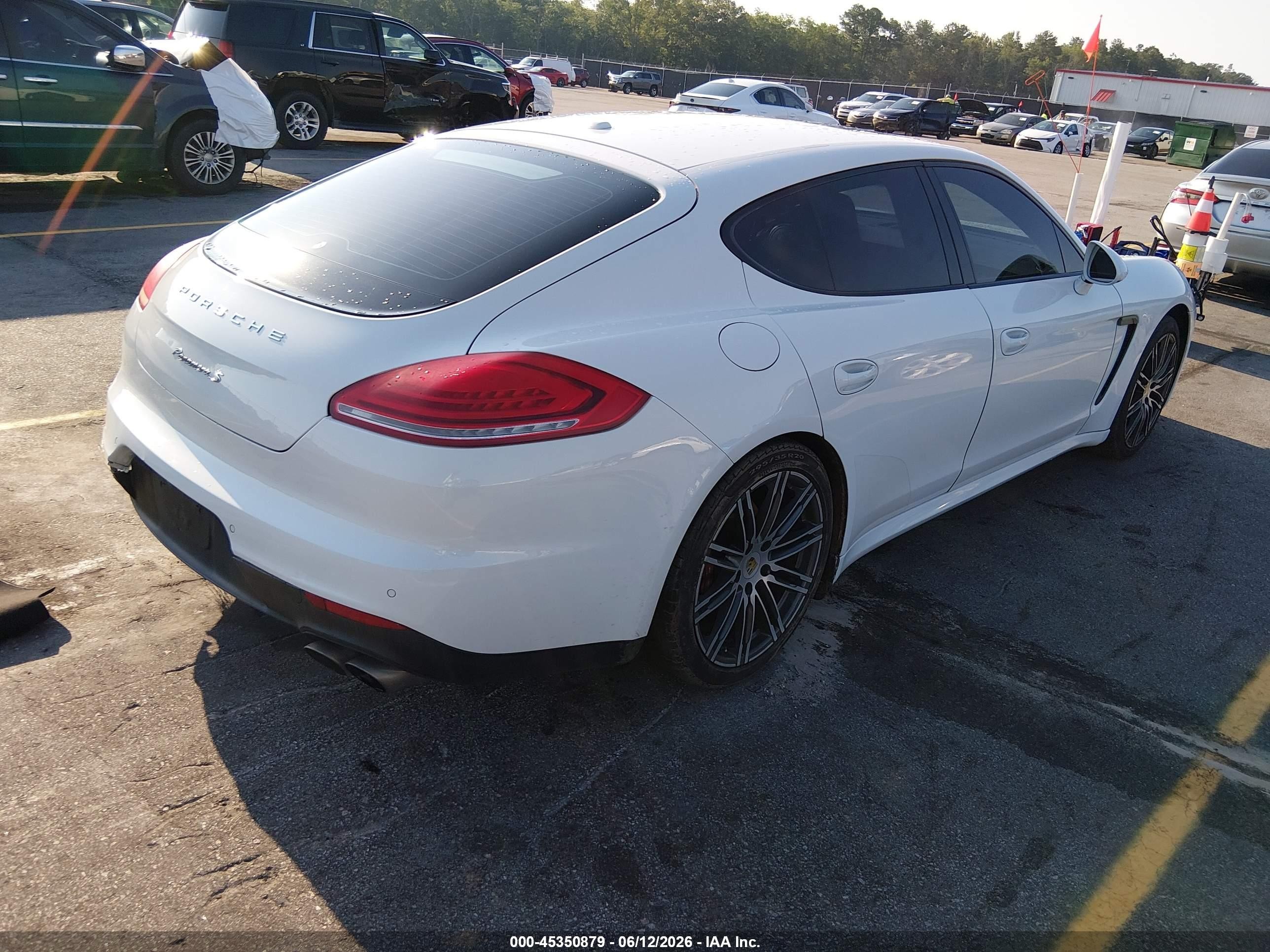 2015 Porsche Panamera S Белый vin: WP0AB2A7XFL050675