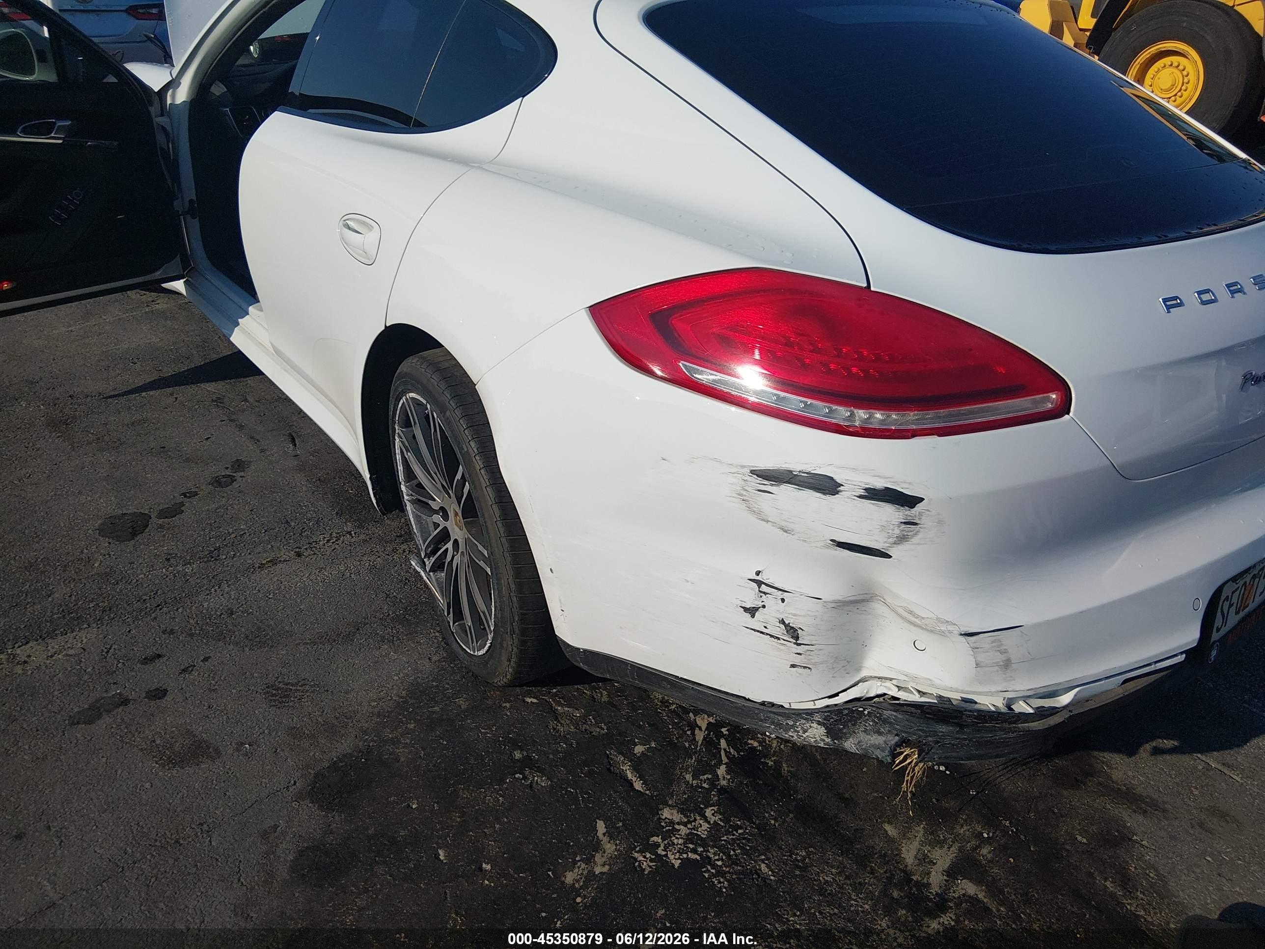 2015 Porsche Panamera S Белый vin: WP0AB2A7XFL050675