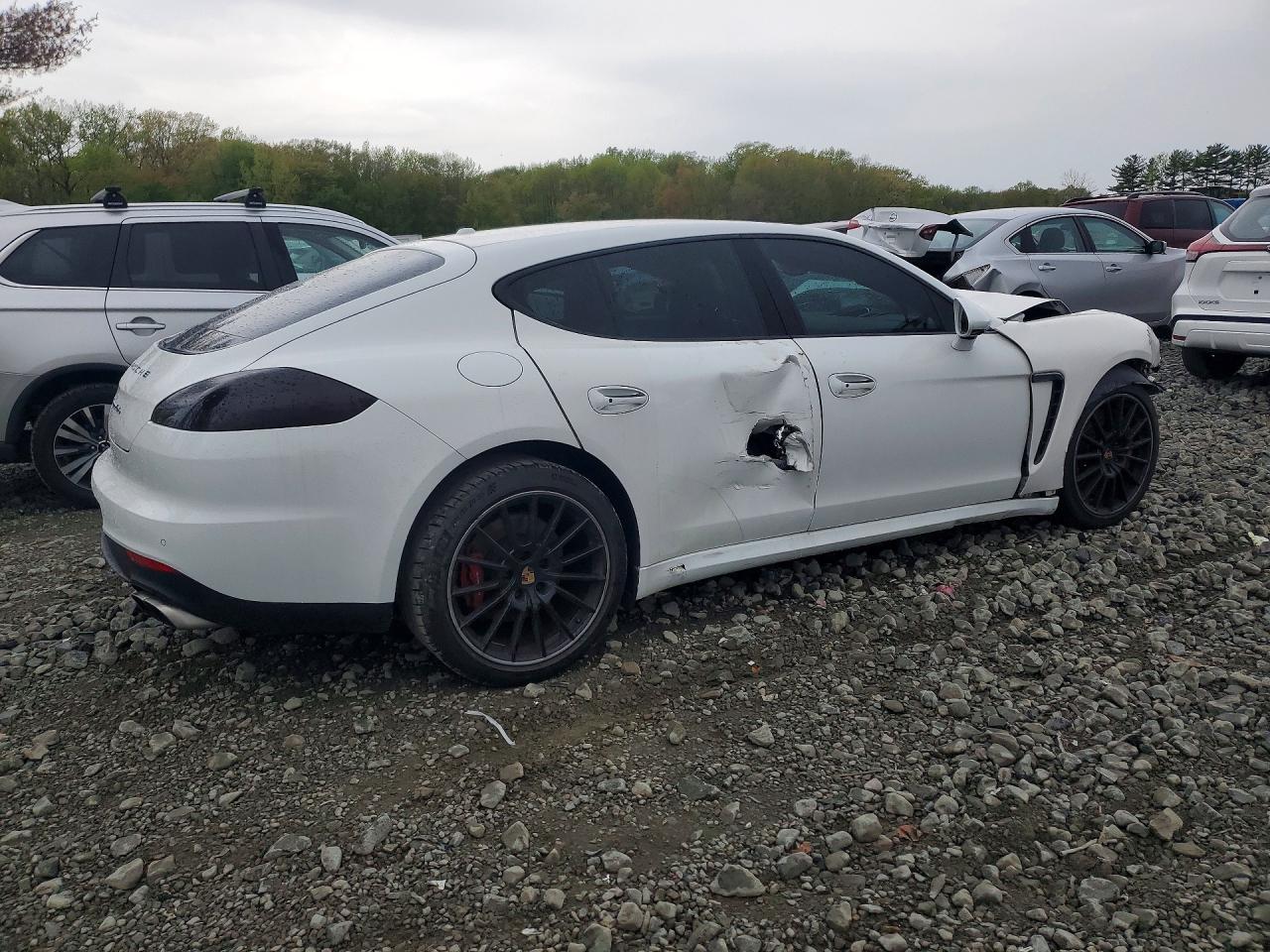 2014 Porsche Panamera White vin: WP0AC2A75EL073437