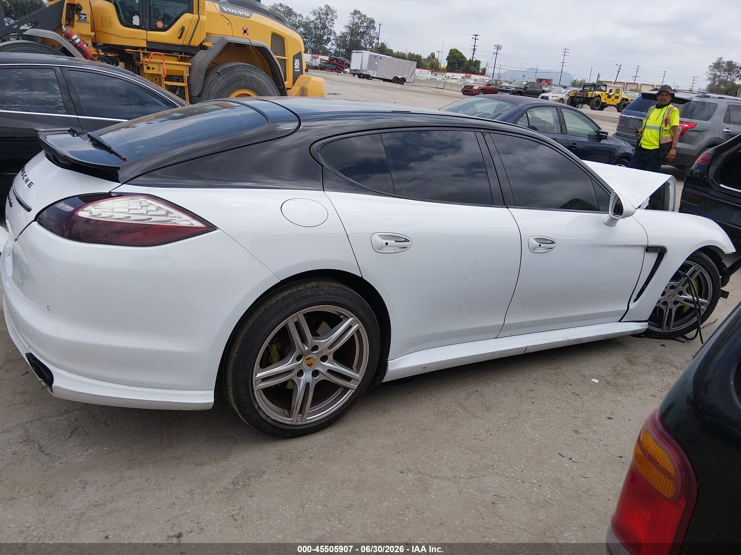 2011 Porsche Panamera Turbo White vin: WP0AC2A79BL090222