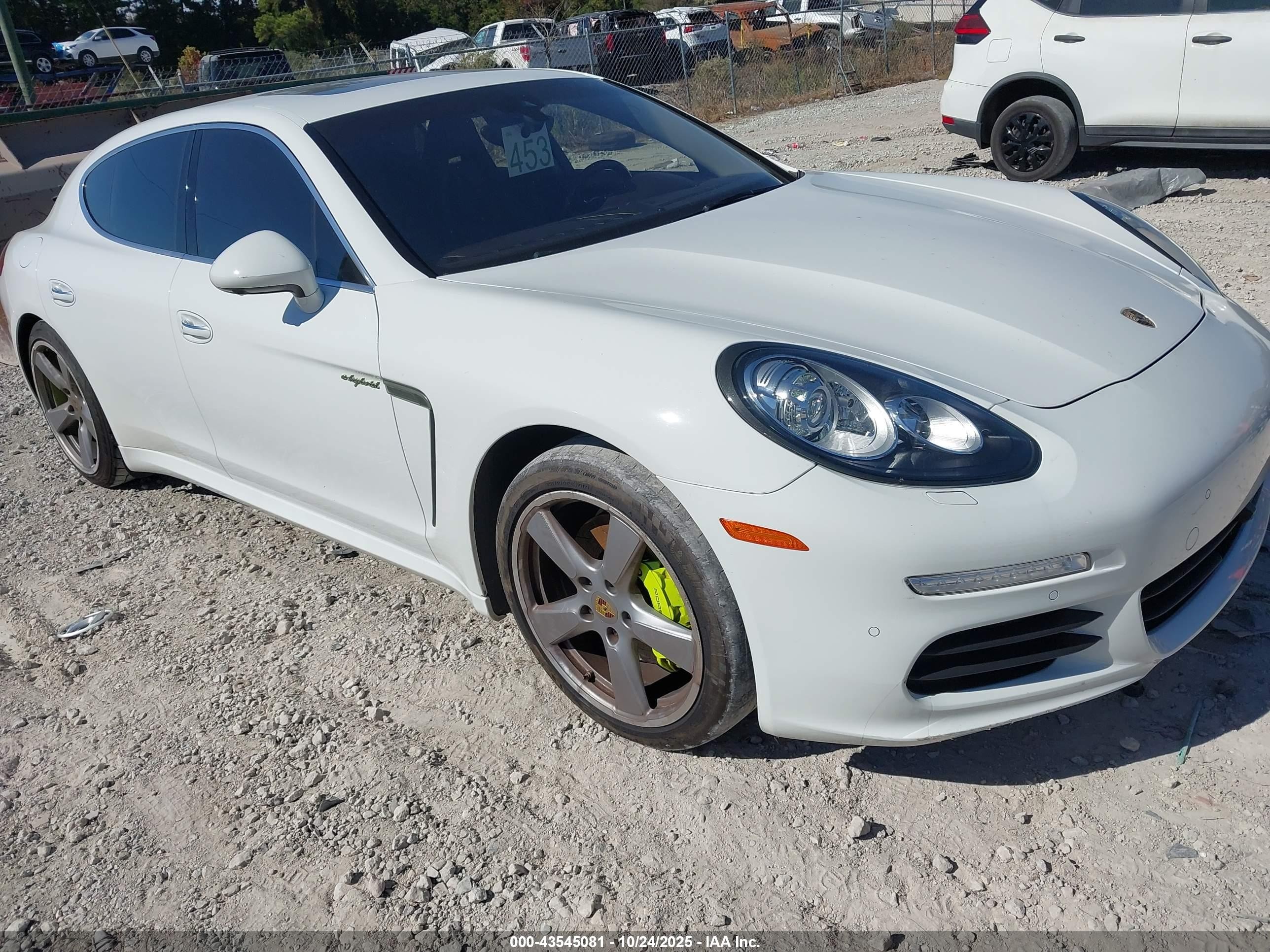2015 Porsche Panamera E-hybrid S White vin: WP0AD2A71FL040966