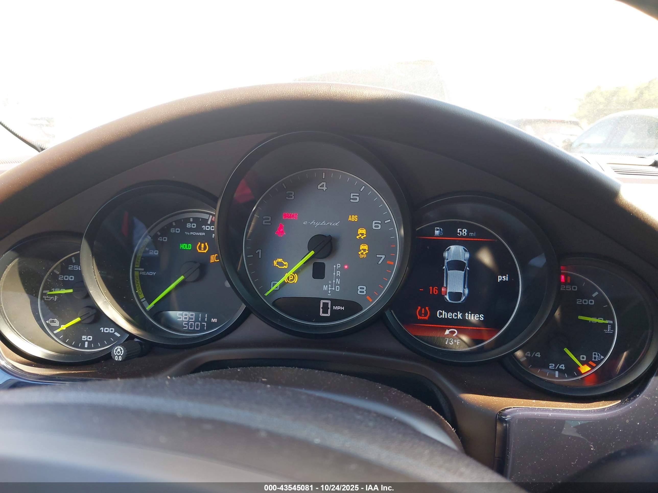 2015 Porsche Panamera E-hybrid S Белый vin: WP0AD2A71FL040966