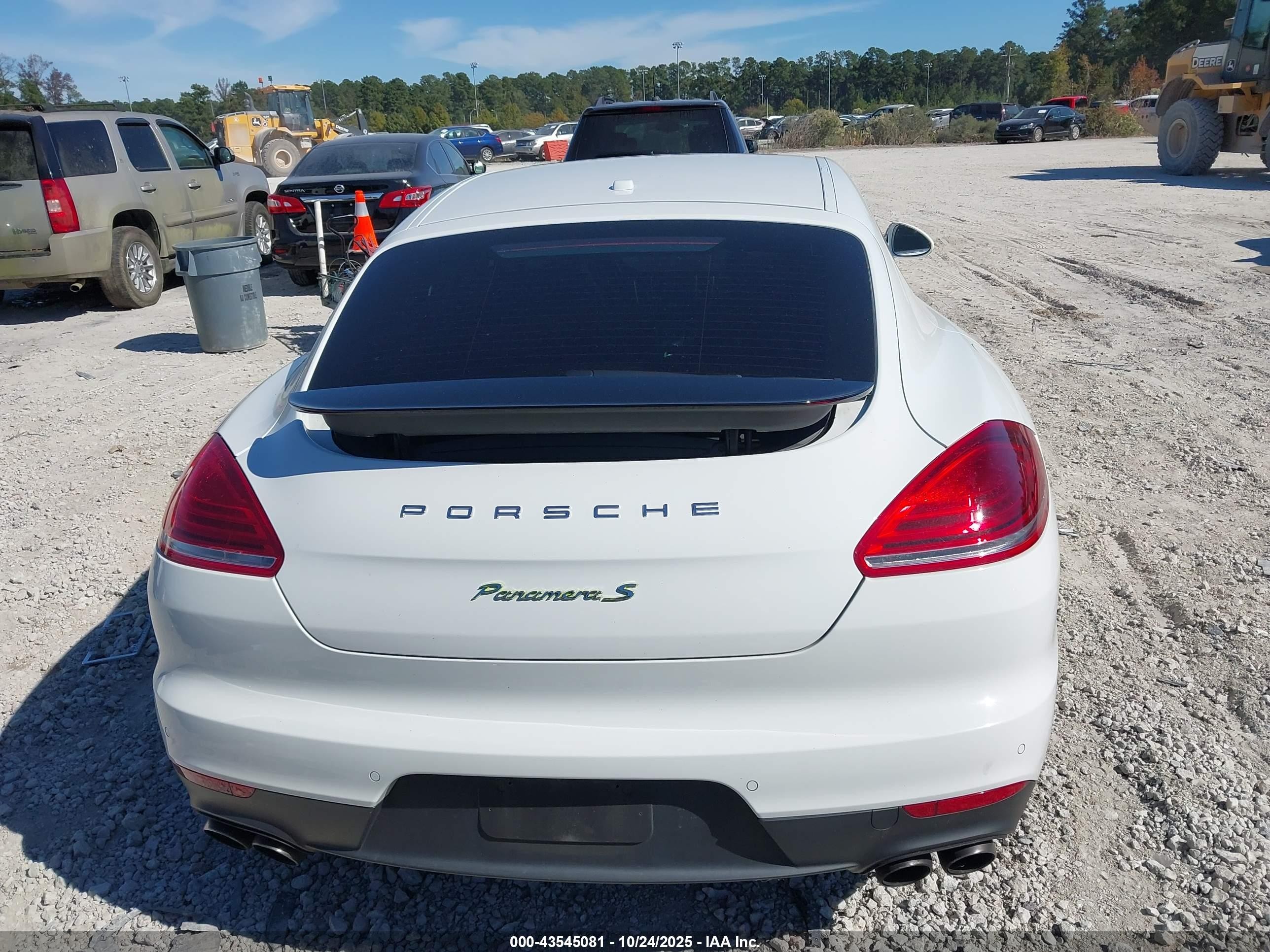 2015 Porsche Panamera E-hybrid S Белый vin: WP0AD2A71FL040966