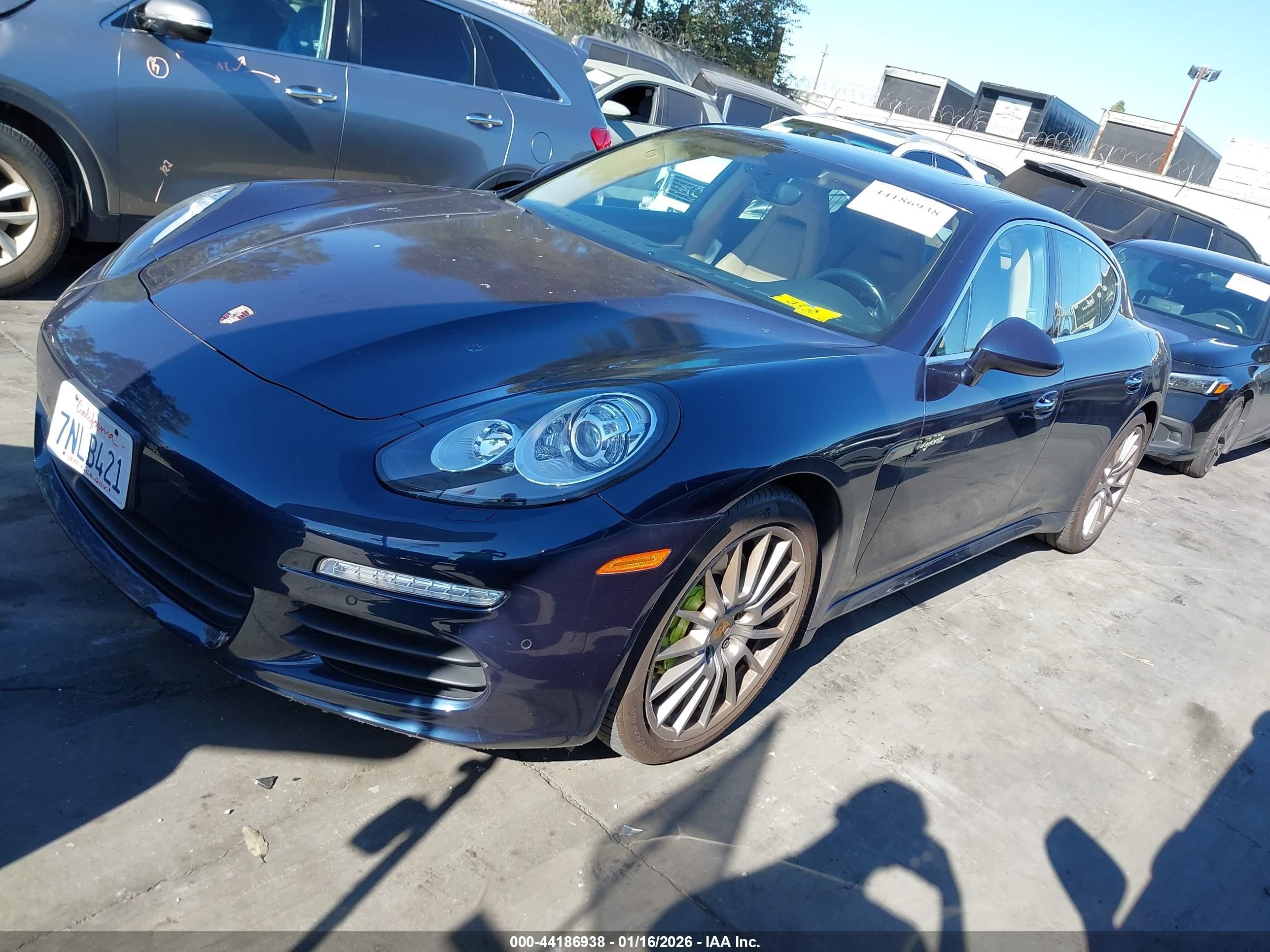 2015 Porsche Panamera E-hybrid S Navy vin: WP0AD2A72FL040846