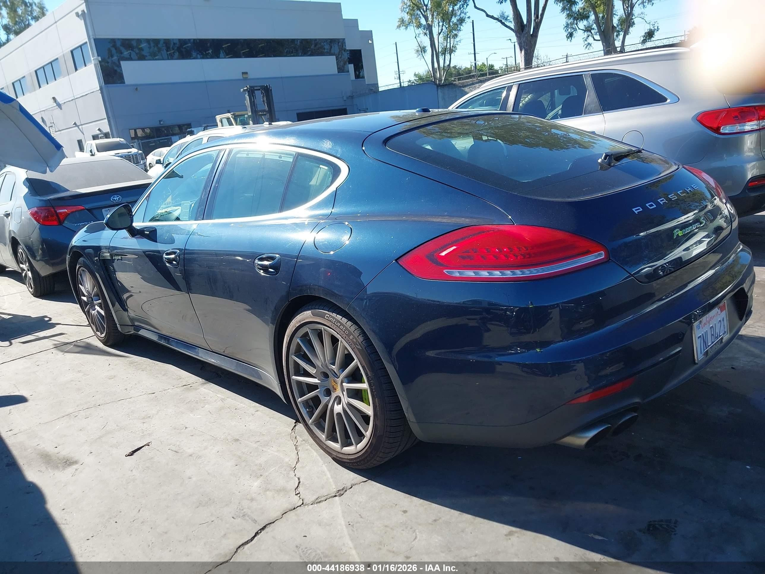 2015 Porsche Panamera E-hybrid S Navy vin: WP0AD2A72FL040846