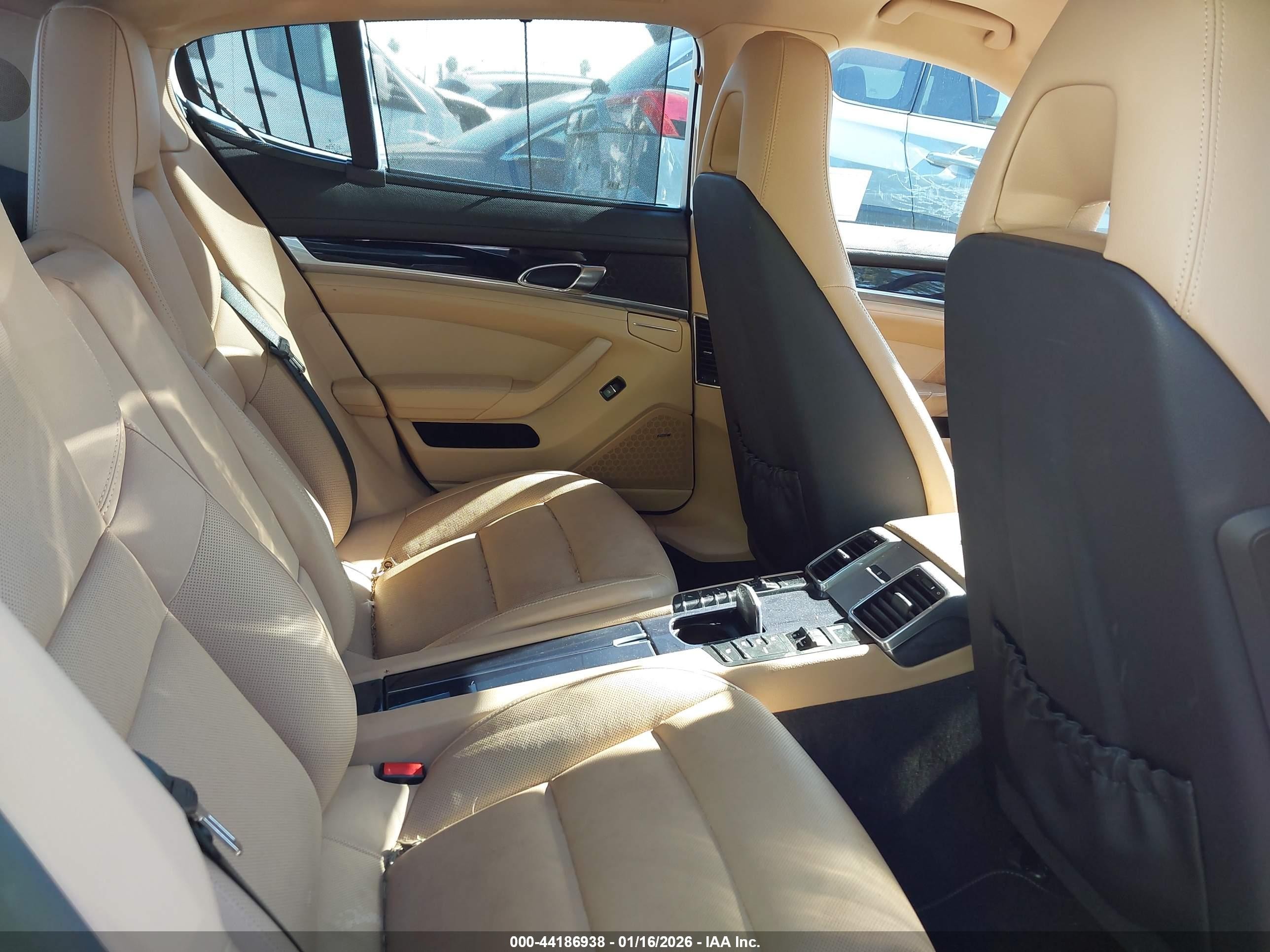 2015 Porsche Panamera E-hybrid S Navy vin: WP0AD2A72FL040846