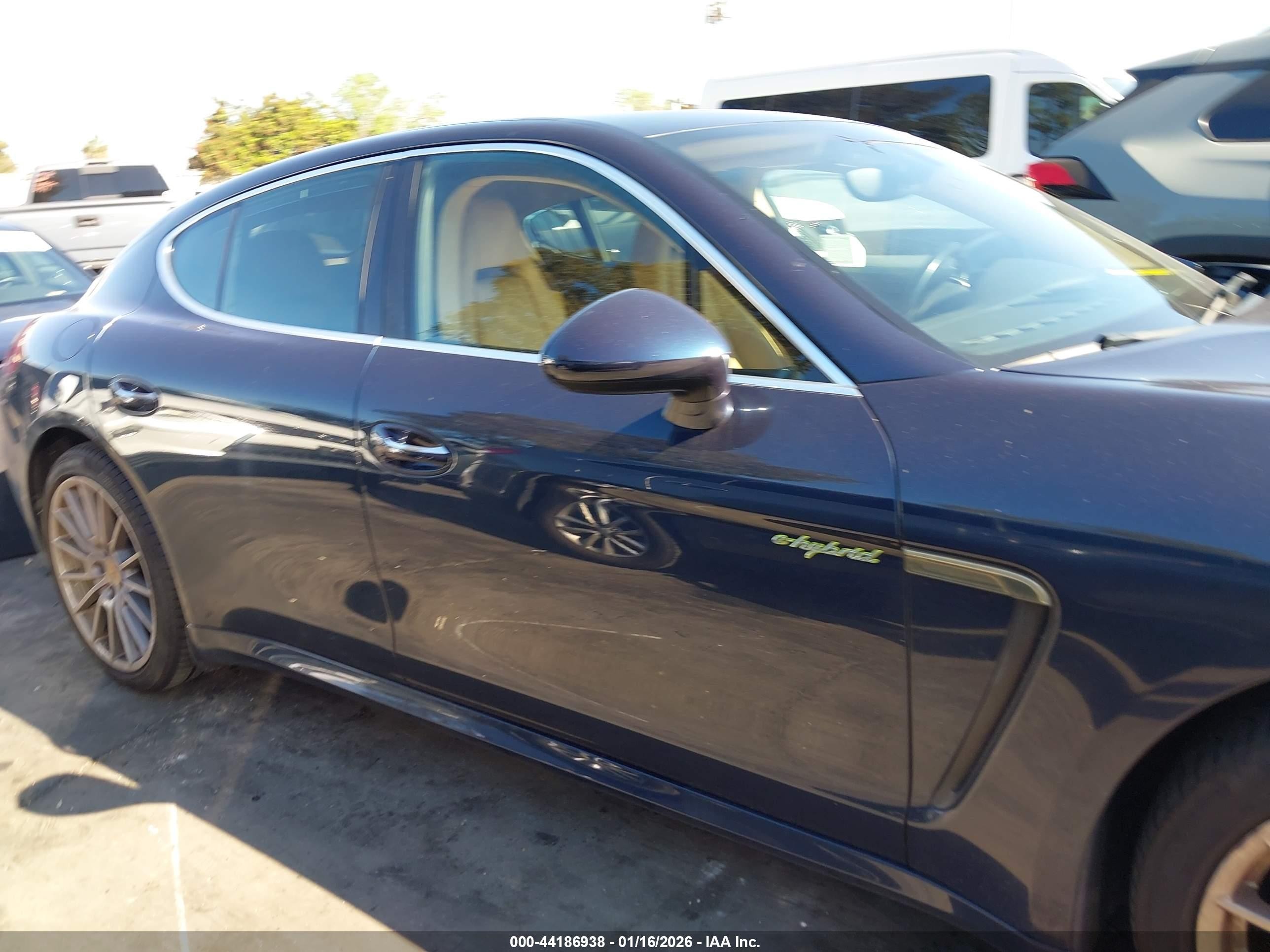 2015 Porsche Panamera E-hybrid S Navy vin: WP0AD2A72FL040846
