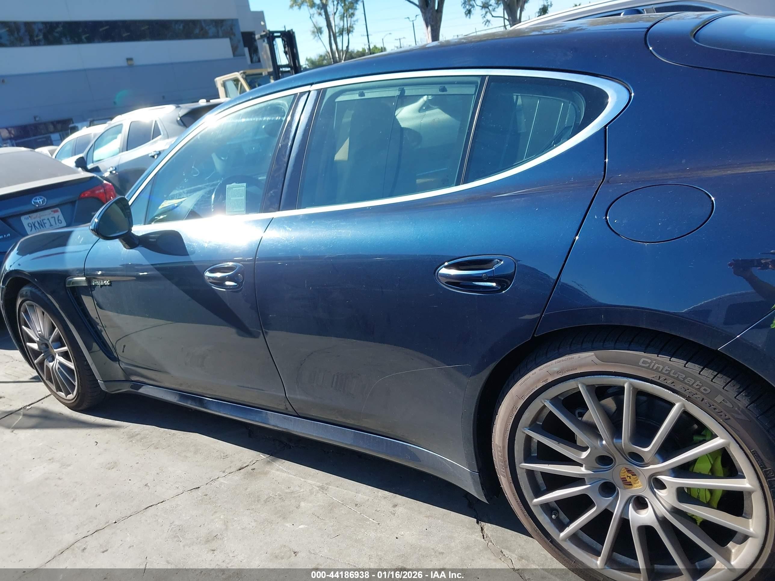 2015 Porsche Panamera E-hybrid S Navy vin: WP0AD2A72FL040846