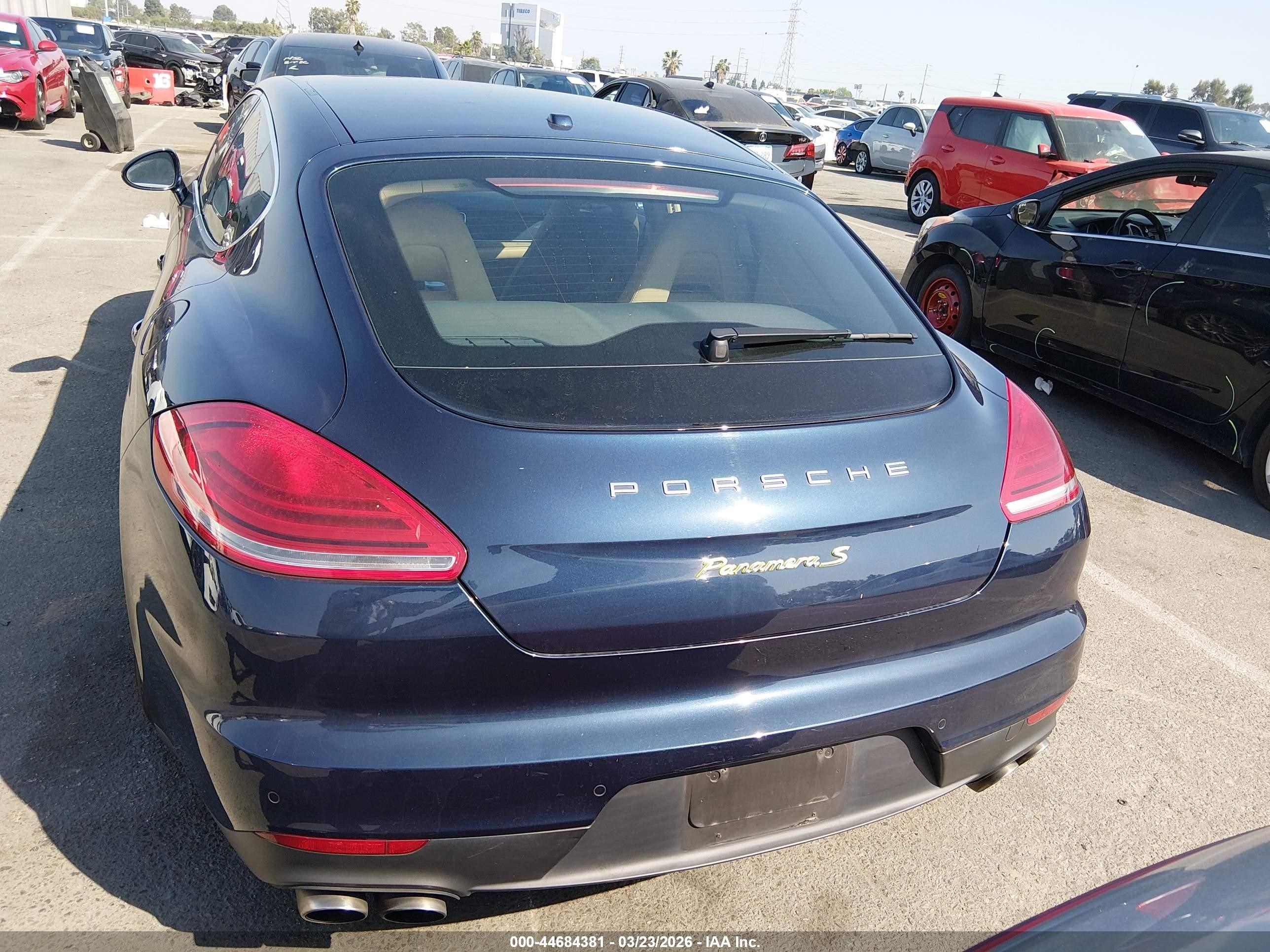 2015 Porsche Panamera E-hybrid S Navy vin: WP0AD2A72FL040846