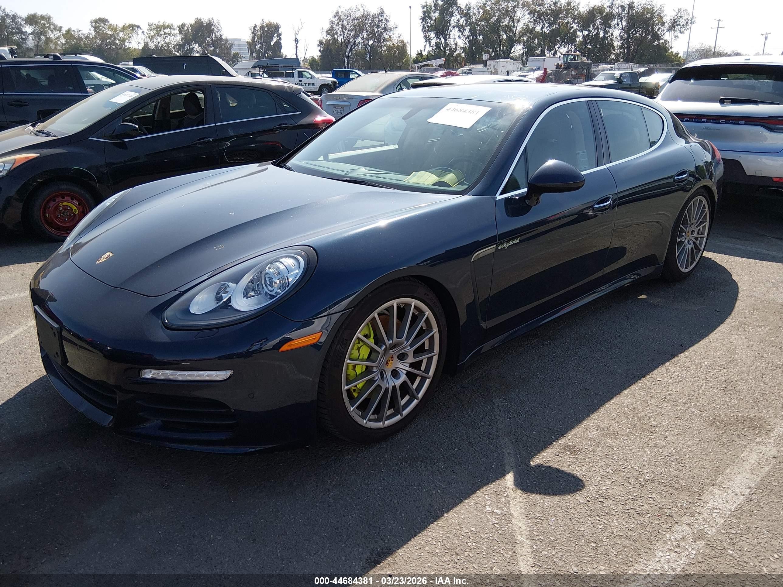 2015 Porsche Panamera E-hybrid S Navy vin: WP0AD2A72FL040846