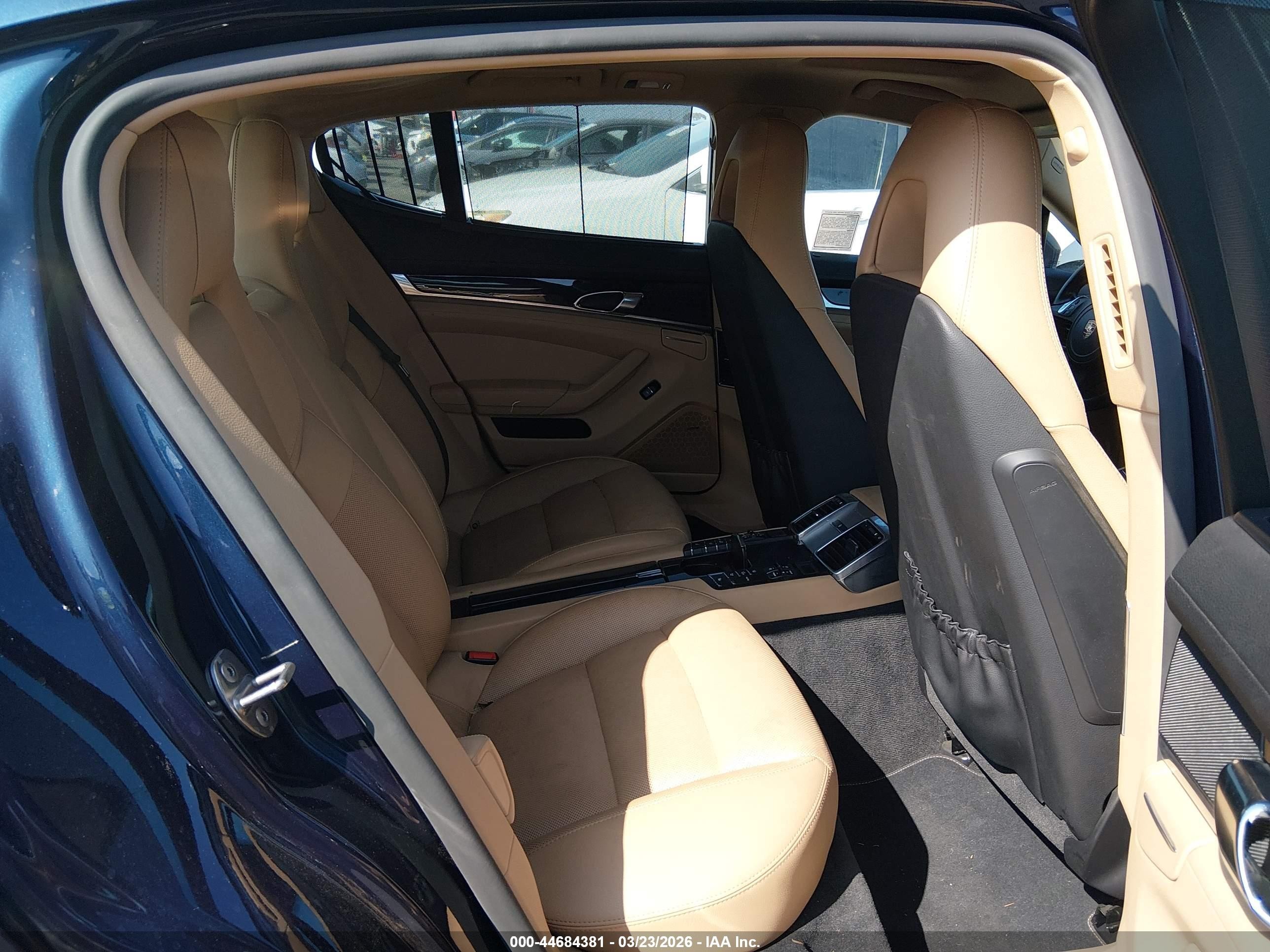 2015 Porsche Panamera E-hybrid S Navy vin: WP0AD2A72FL040846
