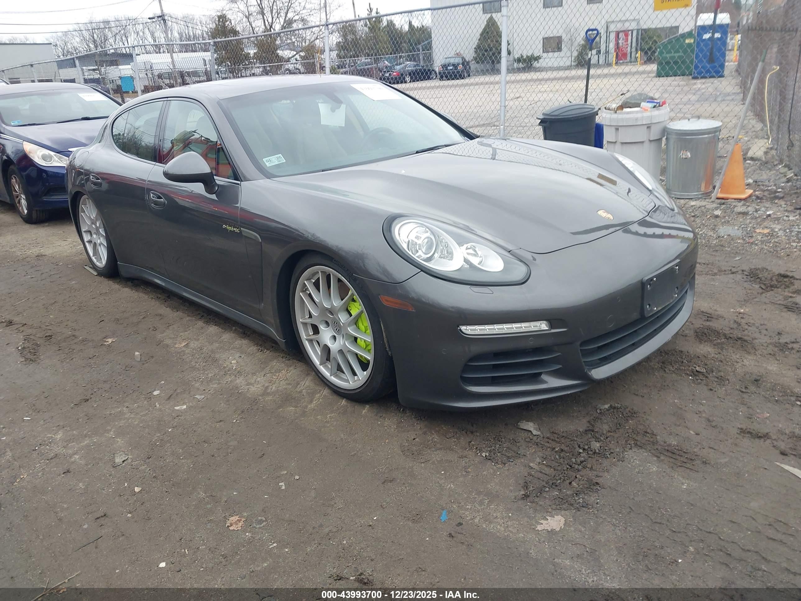 2015 Porsche Panamera E-hybrid S Brown vin: WP0AD2A74FL041559
