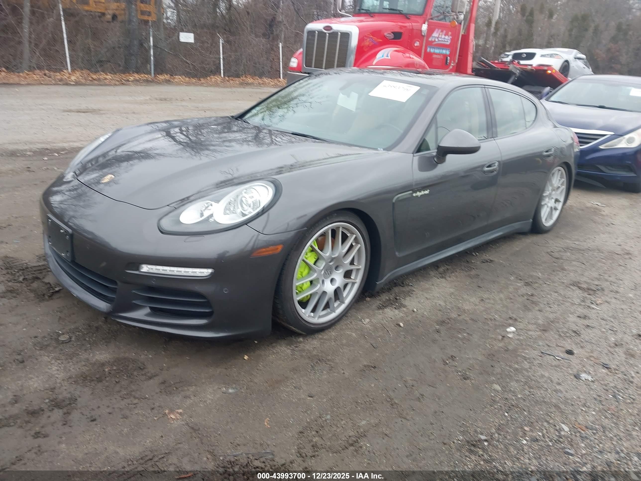 2015 Porsche Panamera E-hybrid S Brown vin: WP0AD2A74FL041559