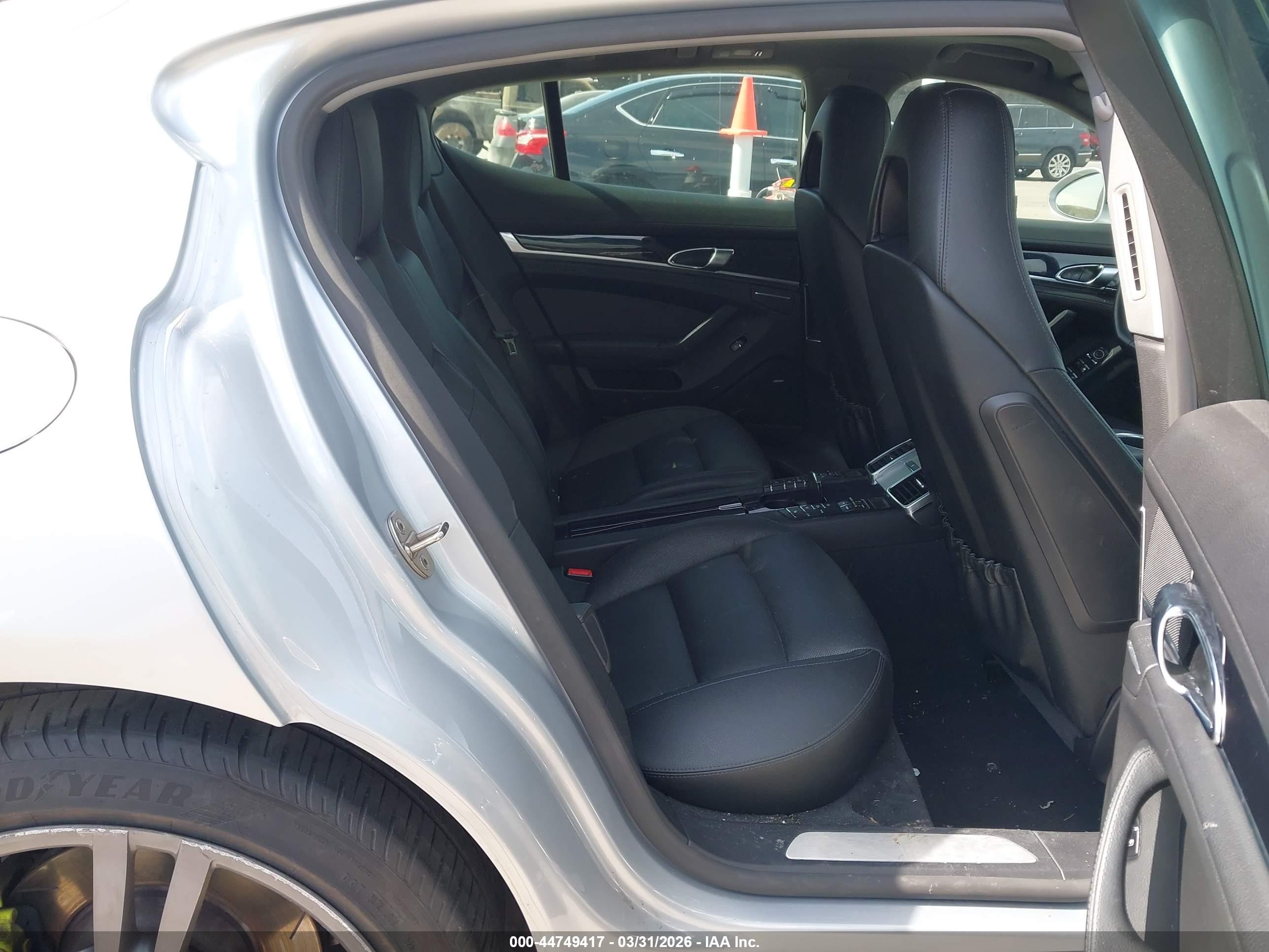 2014 Porsche Panamera E-hybrid S Silver vin: WP0AD2A75EL044730