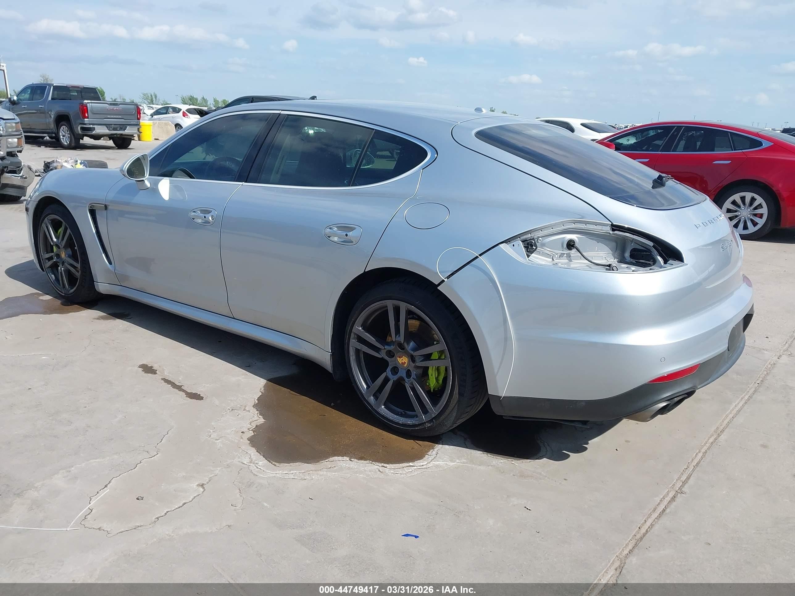 2014 Porsche Panamera E-hybrid S Silver vin: WP0AD2A75EL044730