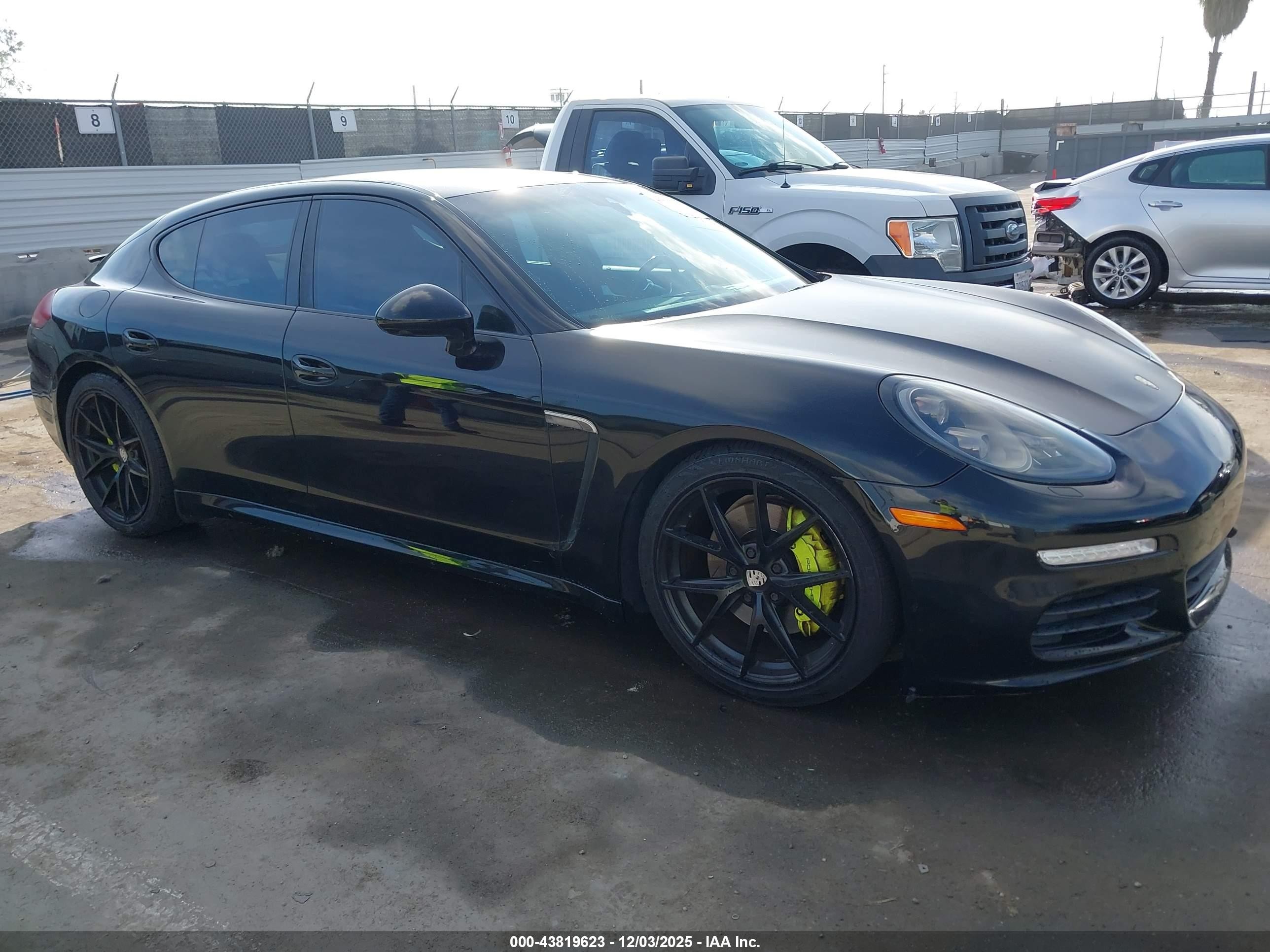 2015 Porsche Panamera E-hybrid S Black vin: WP0AD2A76FL040087