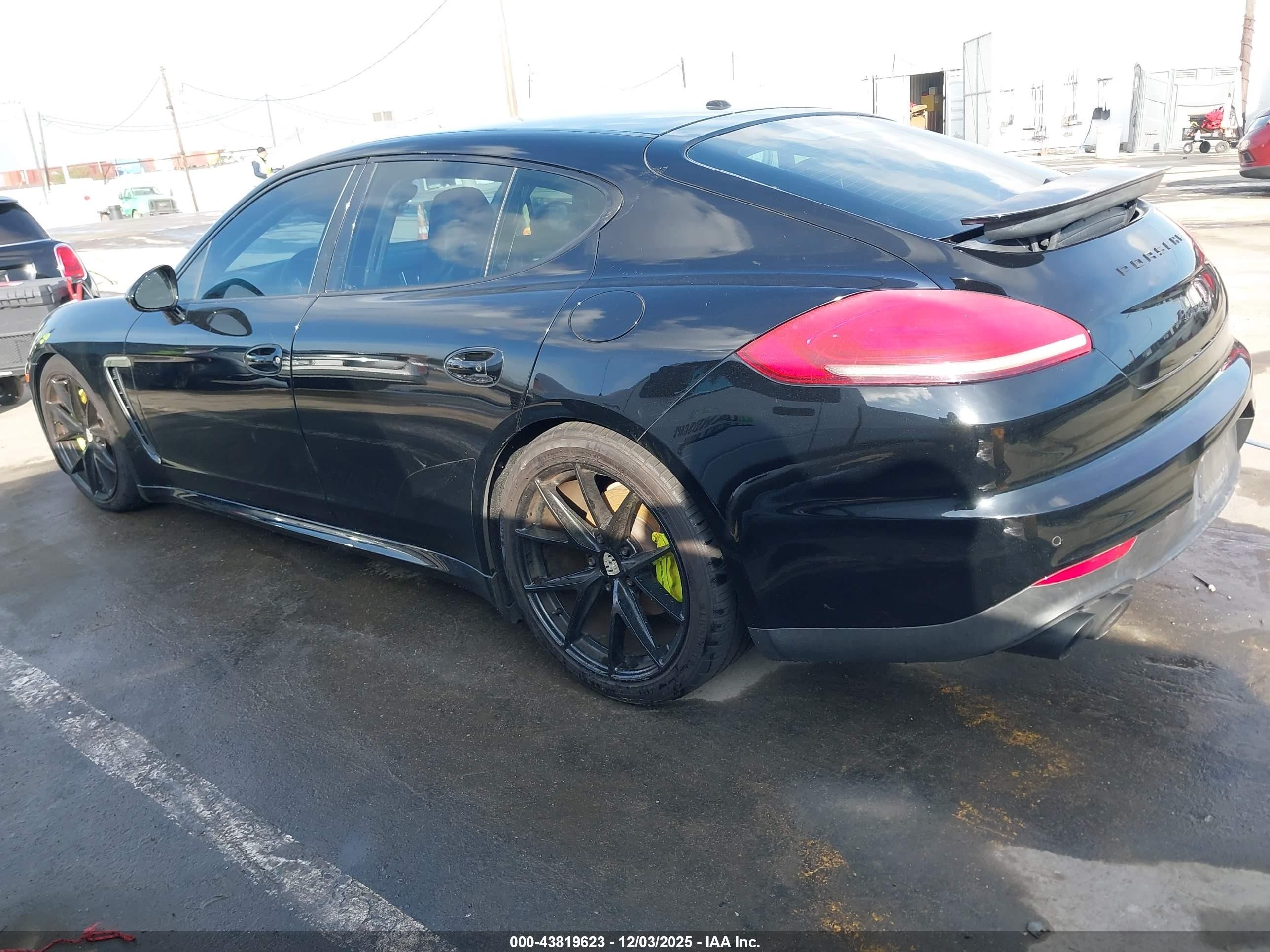 2015 Porsche Panamera E-hybrid S Black vin: WP0AD2A76FL040087