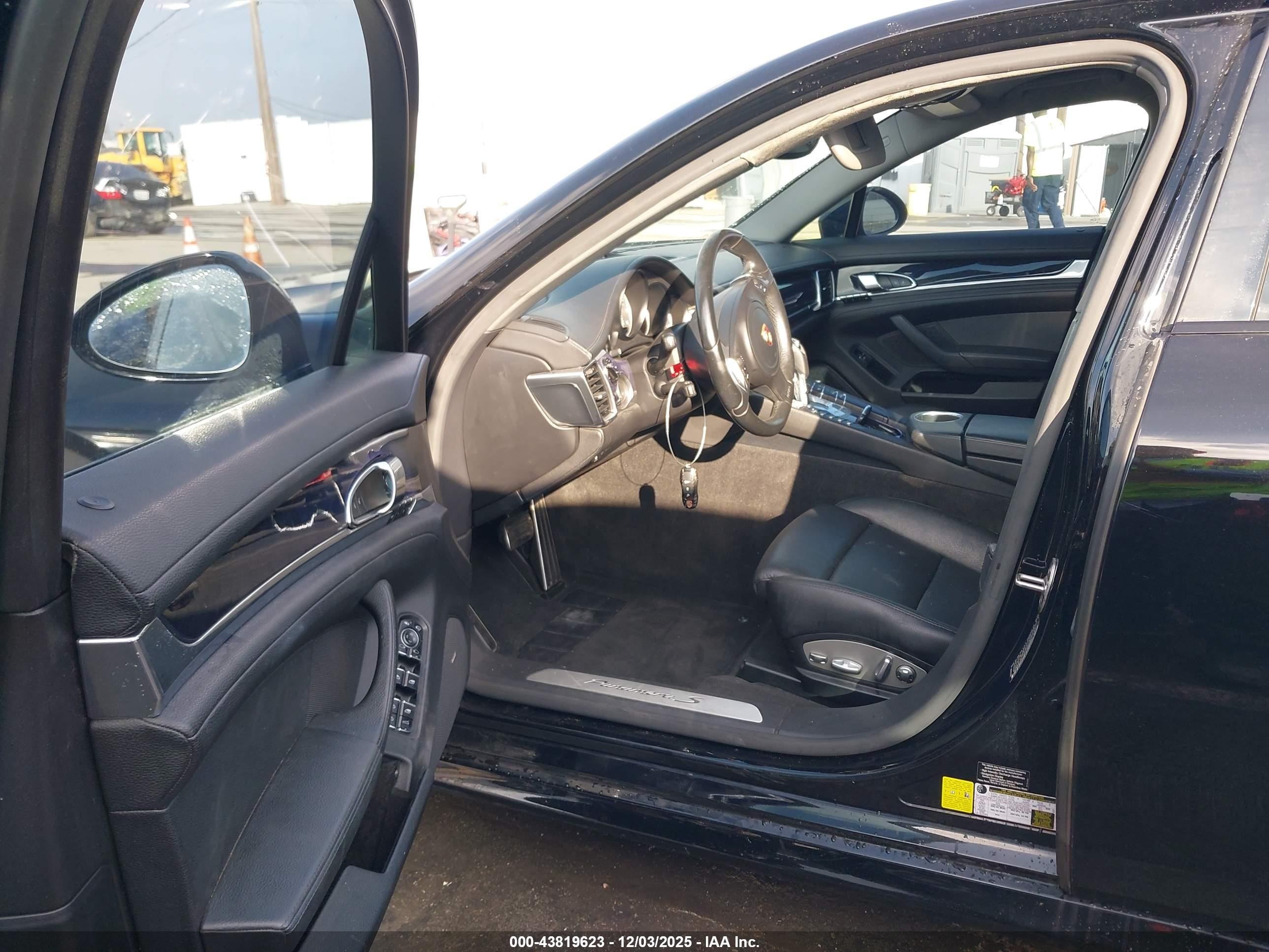 2015 Porsche Panamera E-hybrid S Black vin: WP0AD2A76FL040087