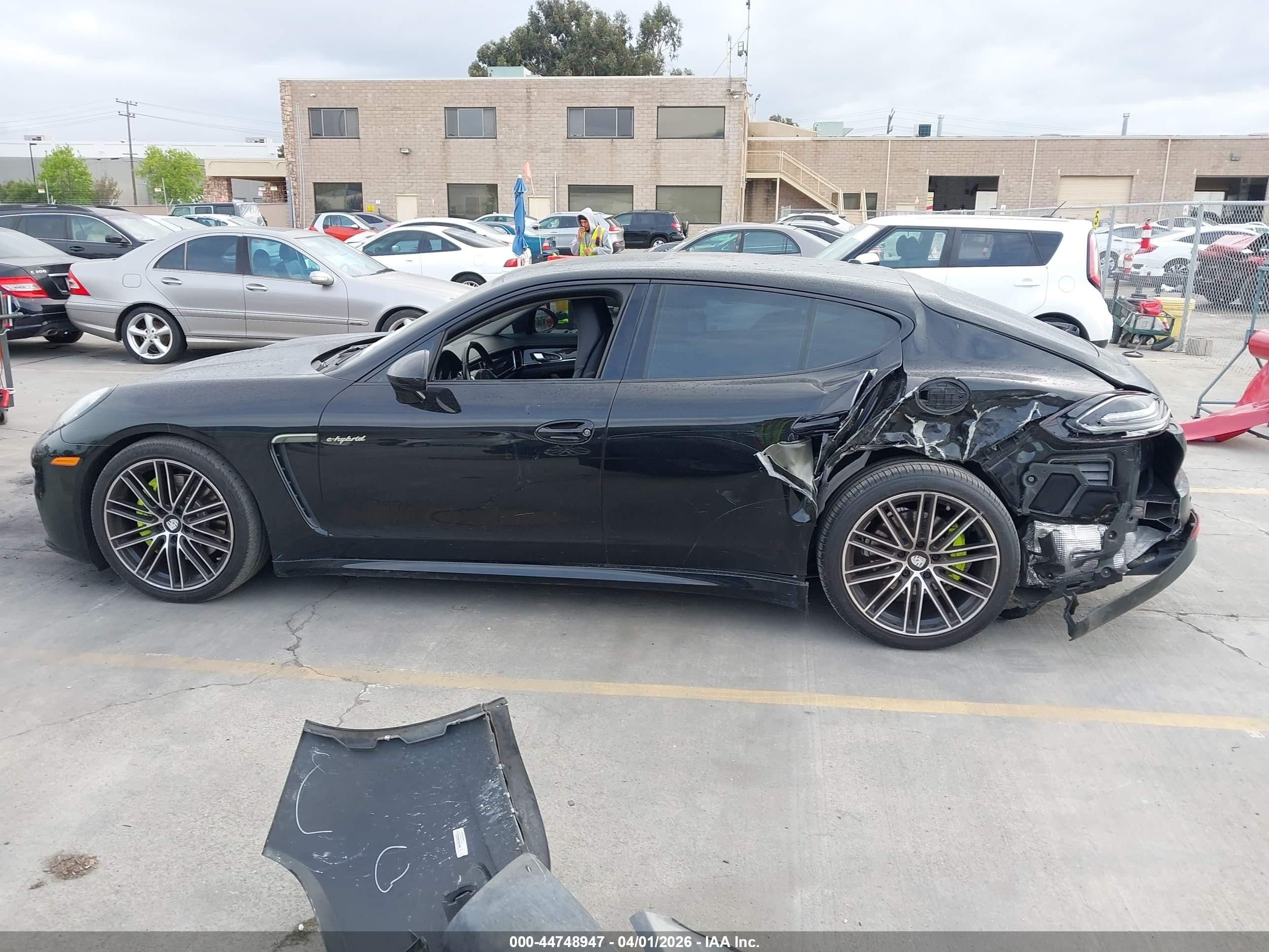 2015 Porsche Panamera E-hybrid S Black vin: WP0AD2A76FL040736