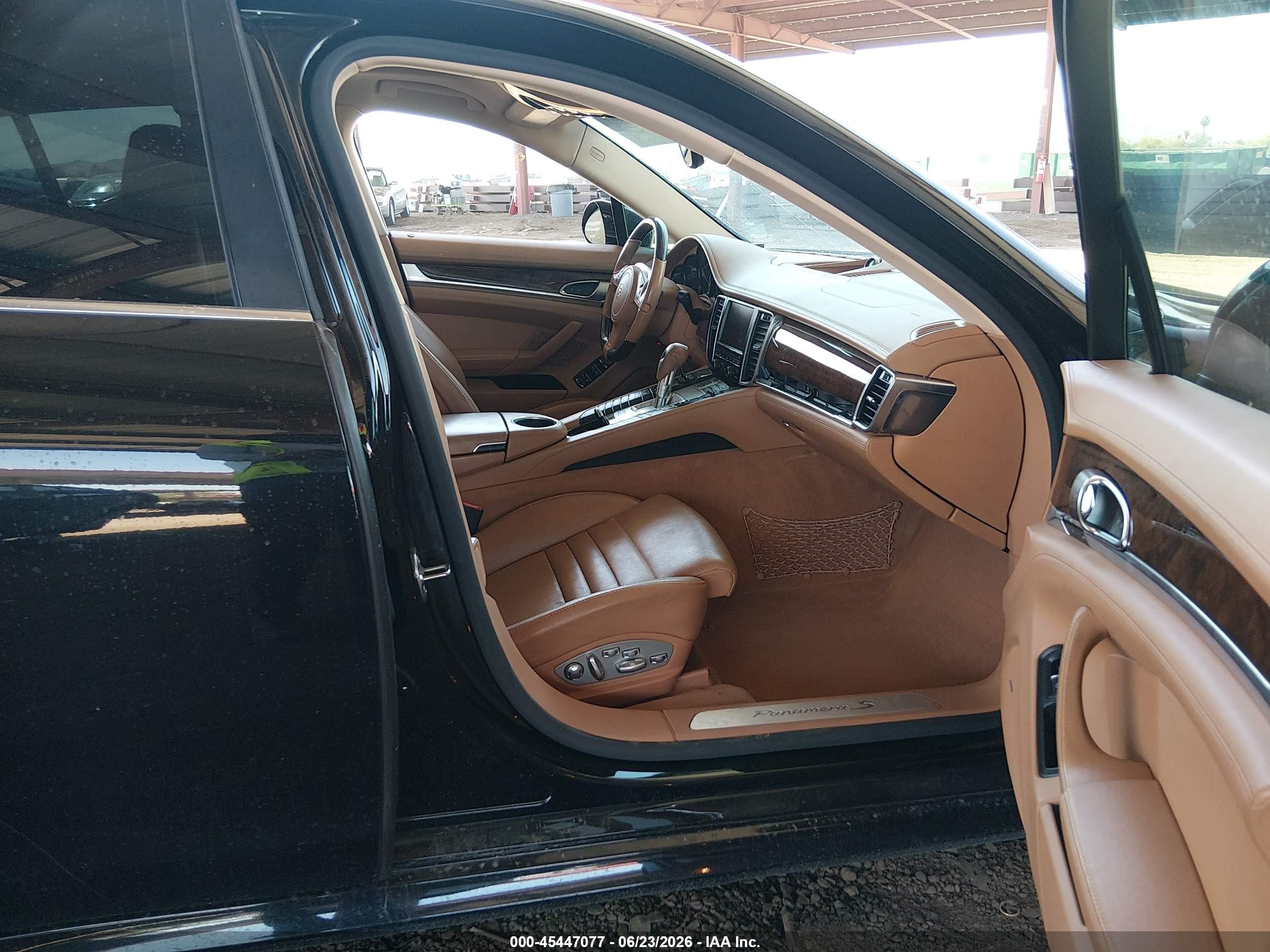 2014 Porsche Panamera E-hybrid S Black vin: WP0AD2A77EL044759