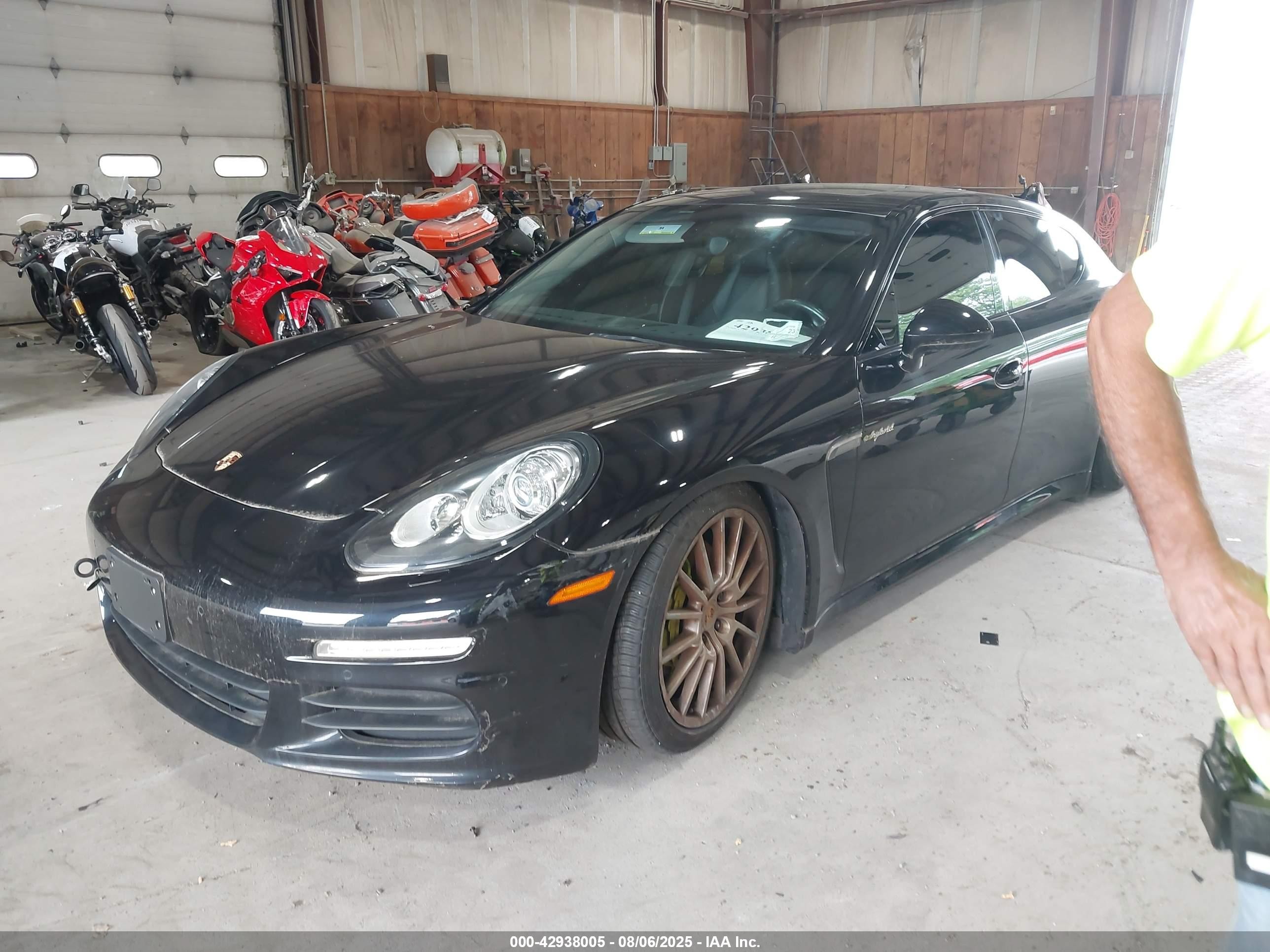 2015 Porsche Panamera E-hybrid S Black vin: WP0AD2A77FL040373