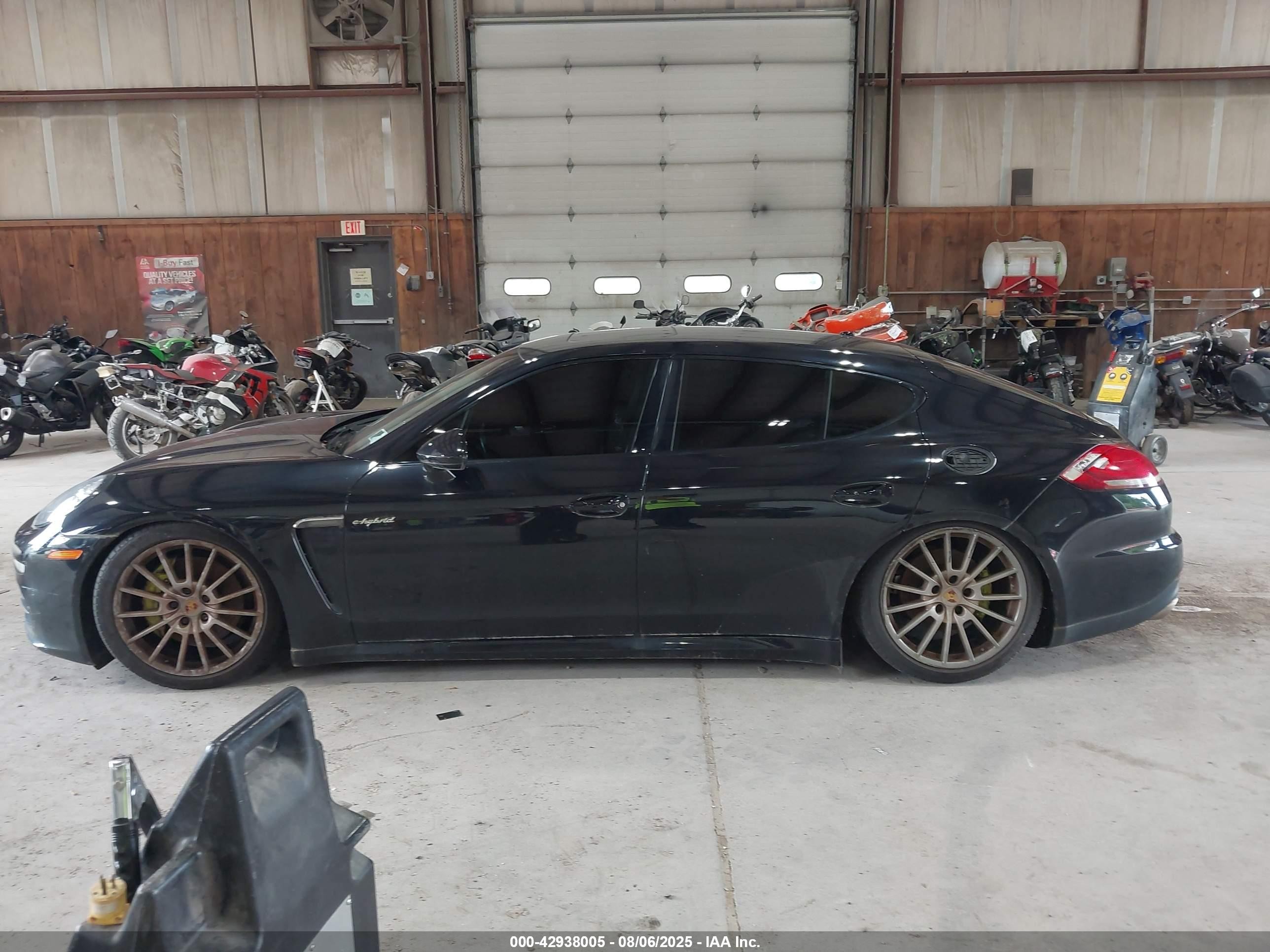2015 Porsche Panamera E-hybrid S Black vin: WP0AD2A77FL040373