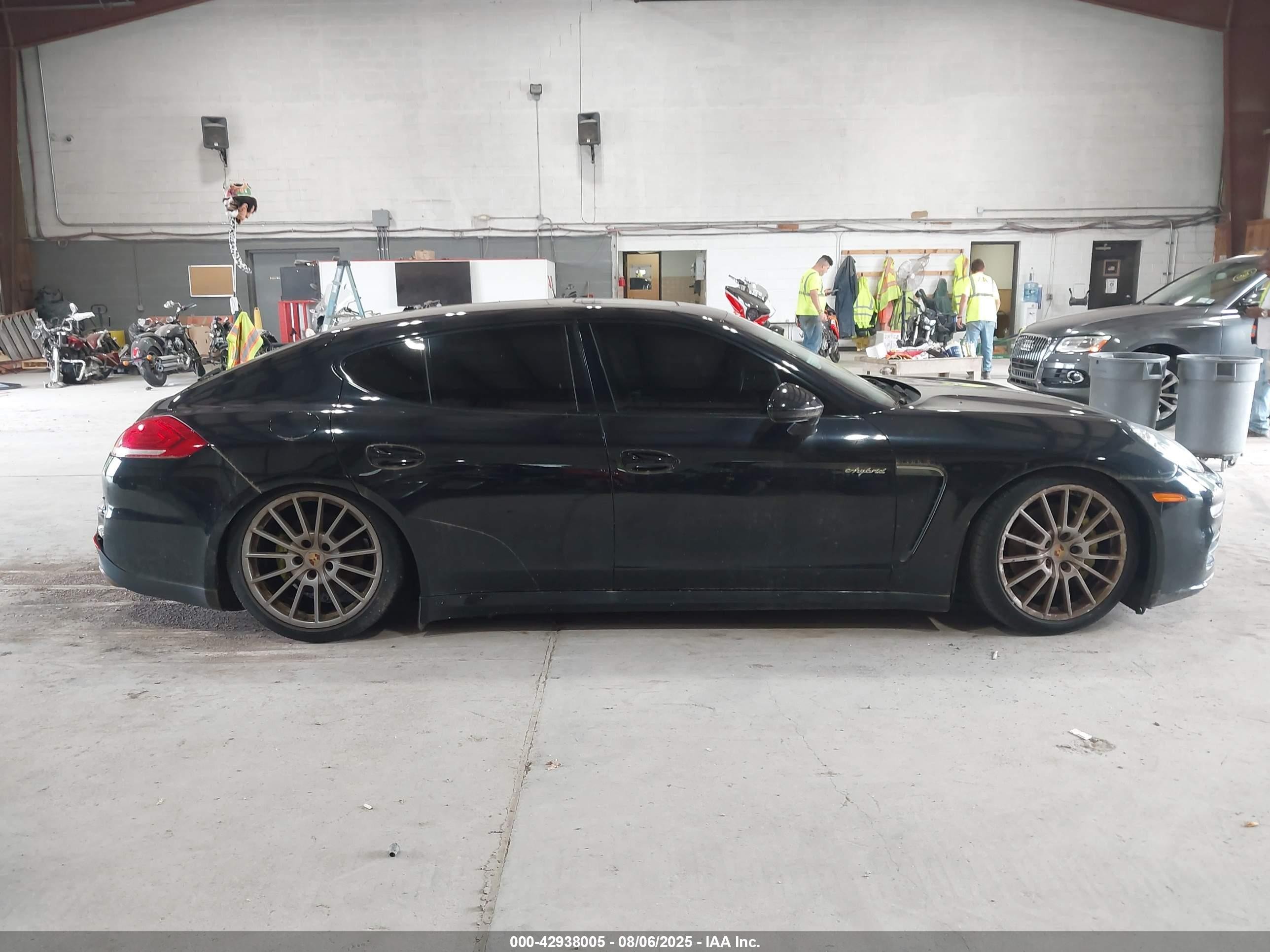2015 Porsche Panamera E-hybrid S Black vin: WP0AD2A77FL040373